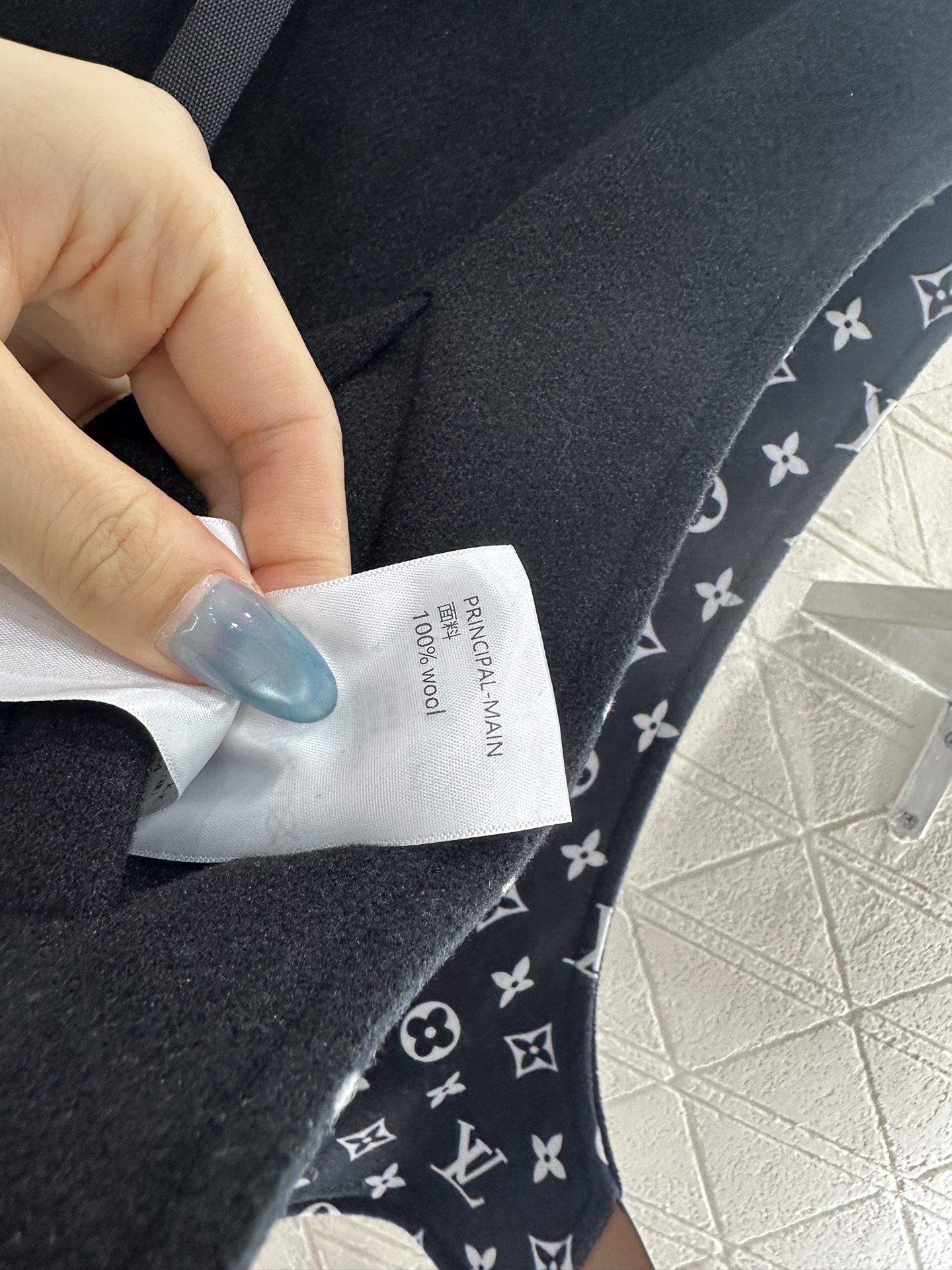 ♥Louis Vuitto*♥2025新品上架 连帽印花毛呢坎肩马甲定制YB进口羊毛呢材质，工艺印花处理