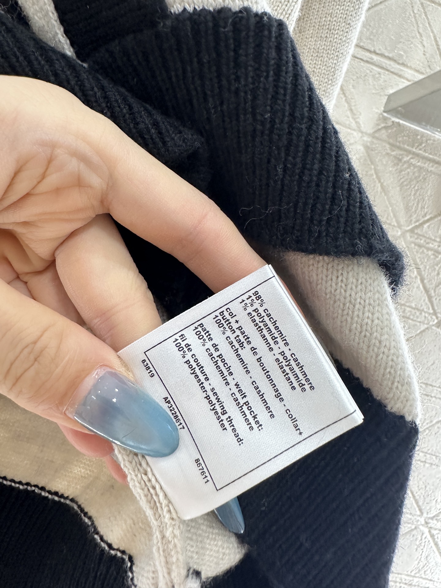 ♥Chane*♥2025新品上架 撞色口袋针织长袖定制YB羊绒纱线织造，质感光泽，柔软亲肤，圆领针织套头