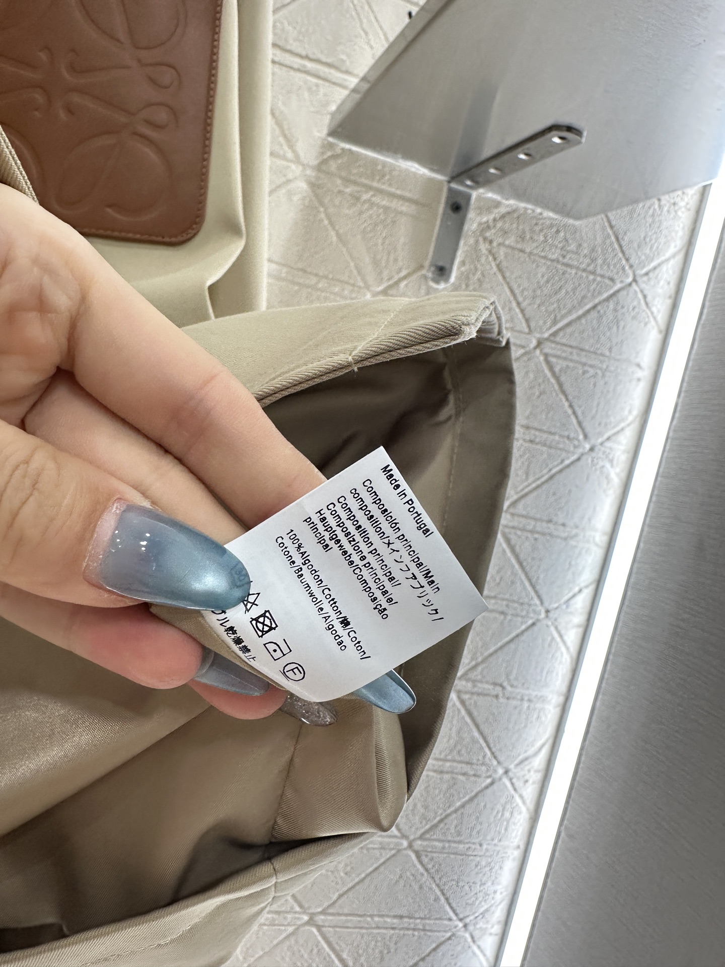 ♥Loew*♥2025新品上架 皮牌口袋外套定制YB斜纹全棉材质，质感高级，穿搭有型，正肩翻领外套，麂皮