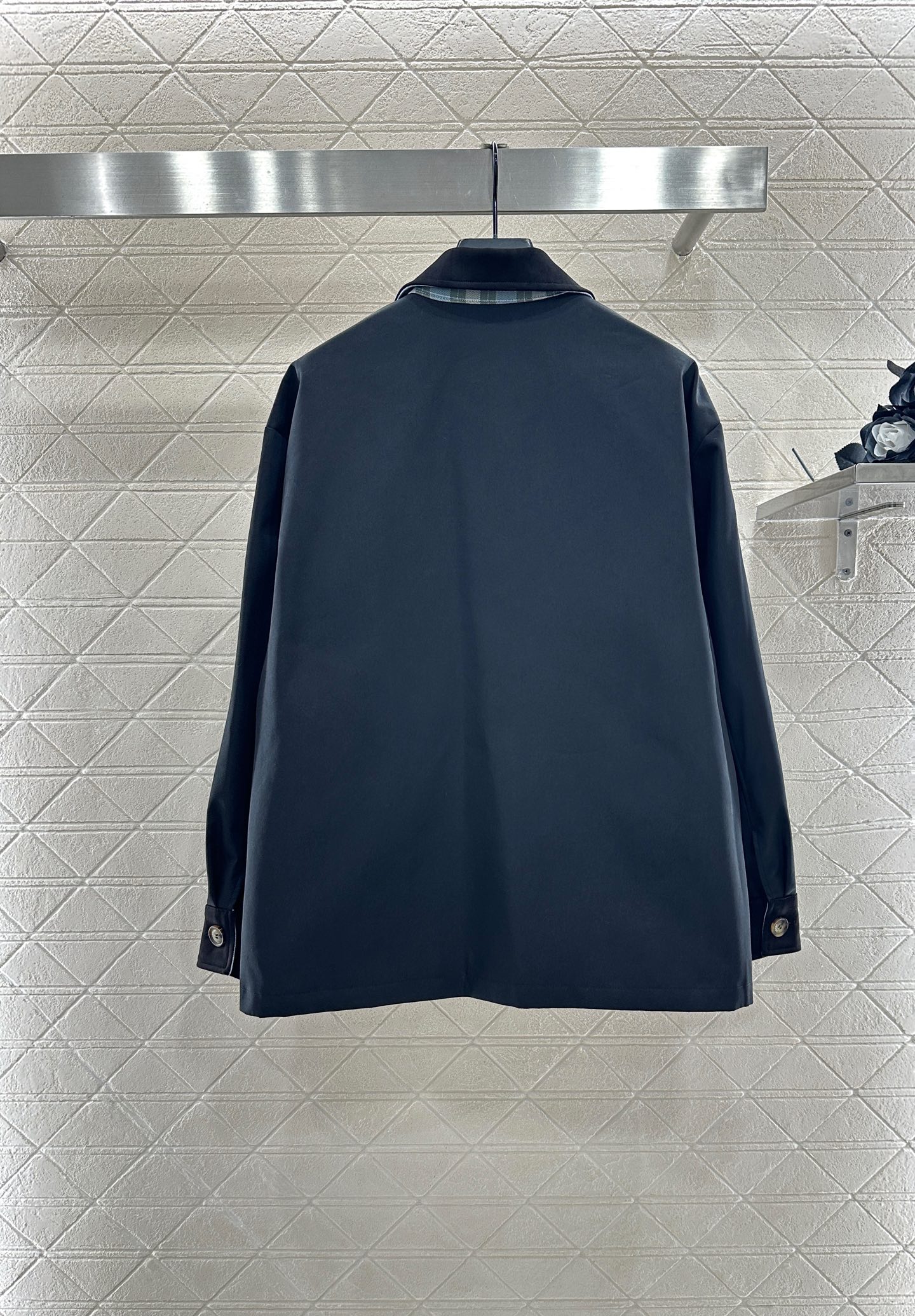 ♥Loew*♥2025新品上架 皮牌口袋外套定制YB斜纹全棉材质，质感高级，穿搭有型，正肩翻领外套，麂皮