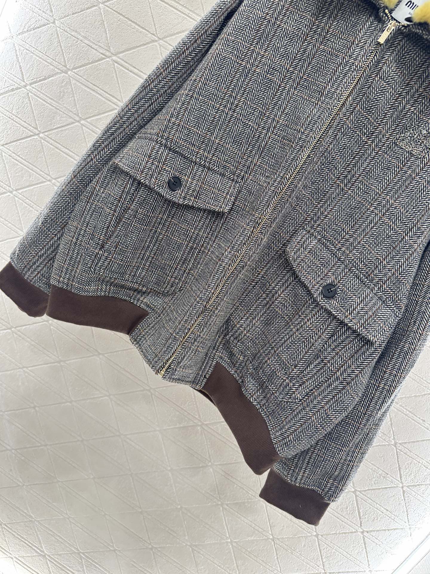 ♥Miumi*♥2025新品上架 可拆卸毛领外套定制YB百分百羊毛呢材质，工艺处理，呈现磨毛视觉体验，整