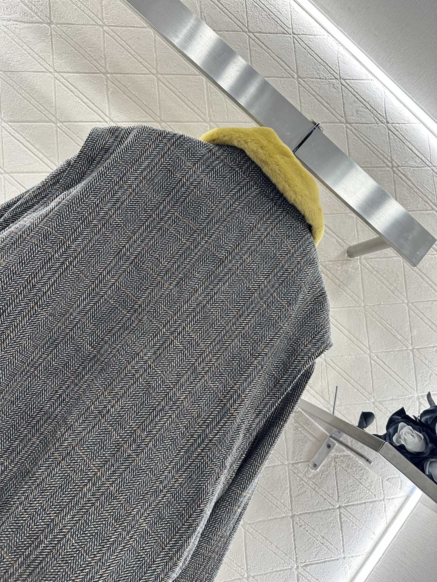 ♥Miumi*♥2025新品上架 可拆卸毛领外套定制YB百分百羊毛呢材质，工艺处理，呈现磨毛视觉体验，整