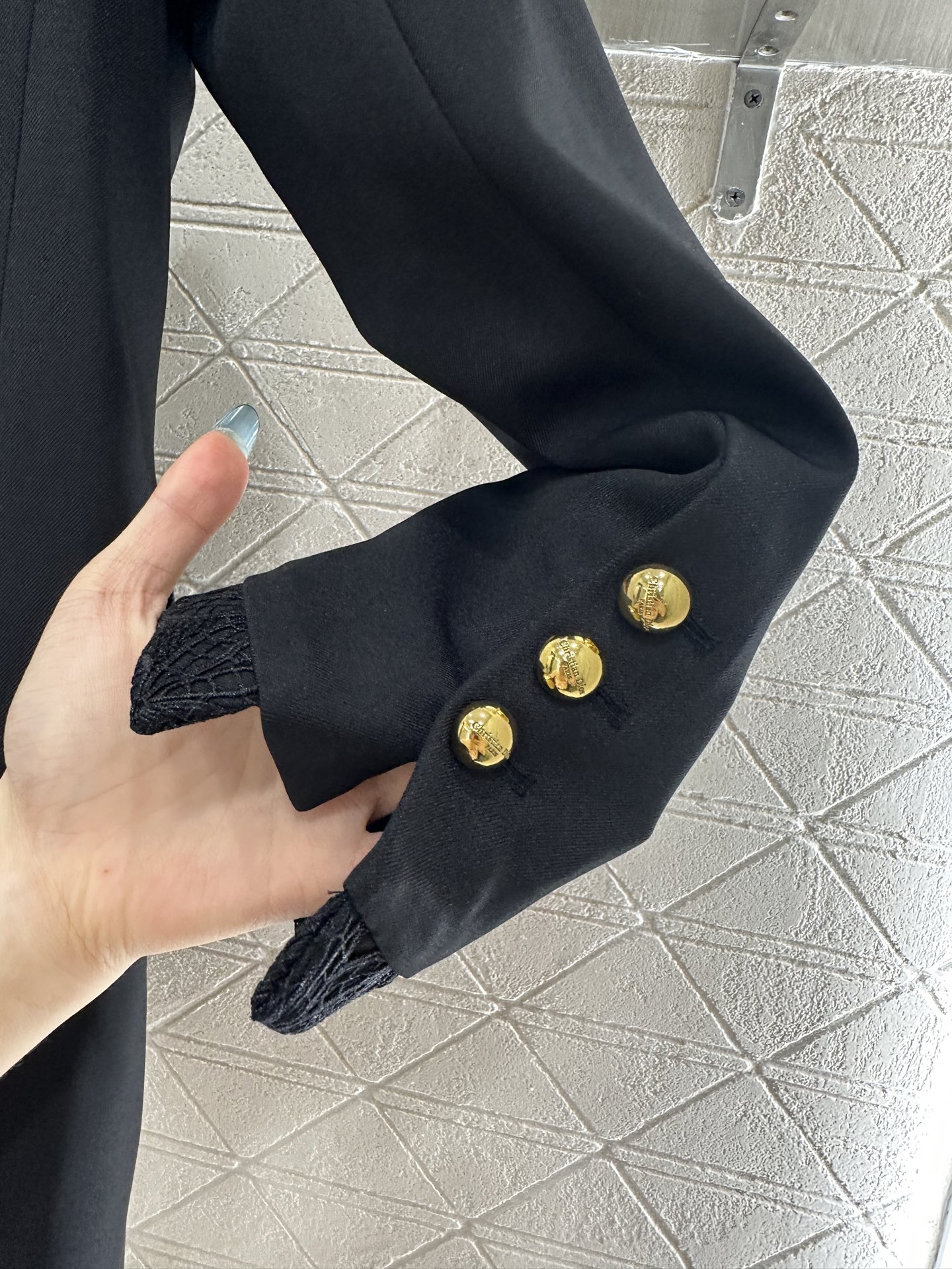 ♥Dio*♥2025新品上架 正肩廓形西装外套定制YB进口材质，质感光泽，垂感更强，翻领正肩西装版型，通