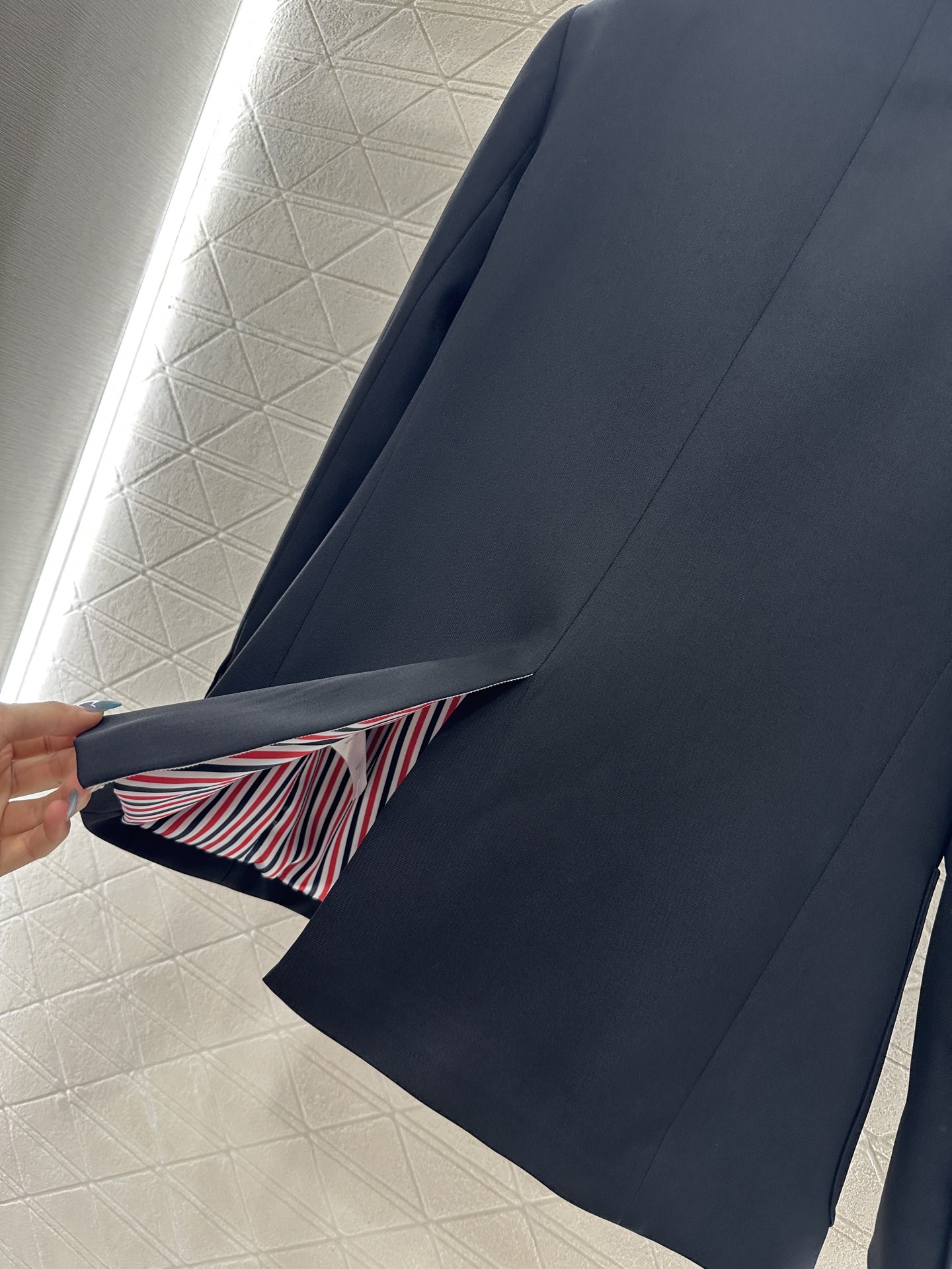 ♥Tb*♥2025新品上架 正肩廓形西装外套定制YB进口材质，质感光泽，垂感更强，翻领正肩西装版型，通体