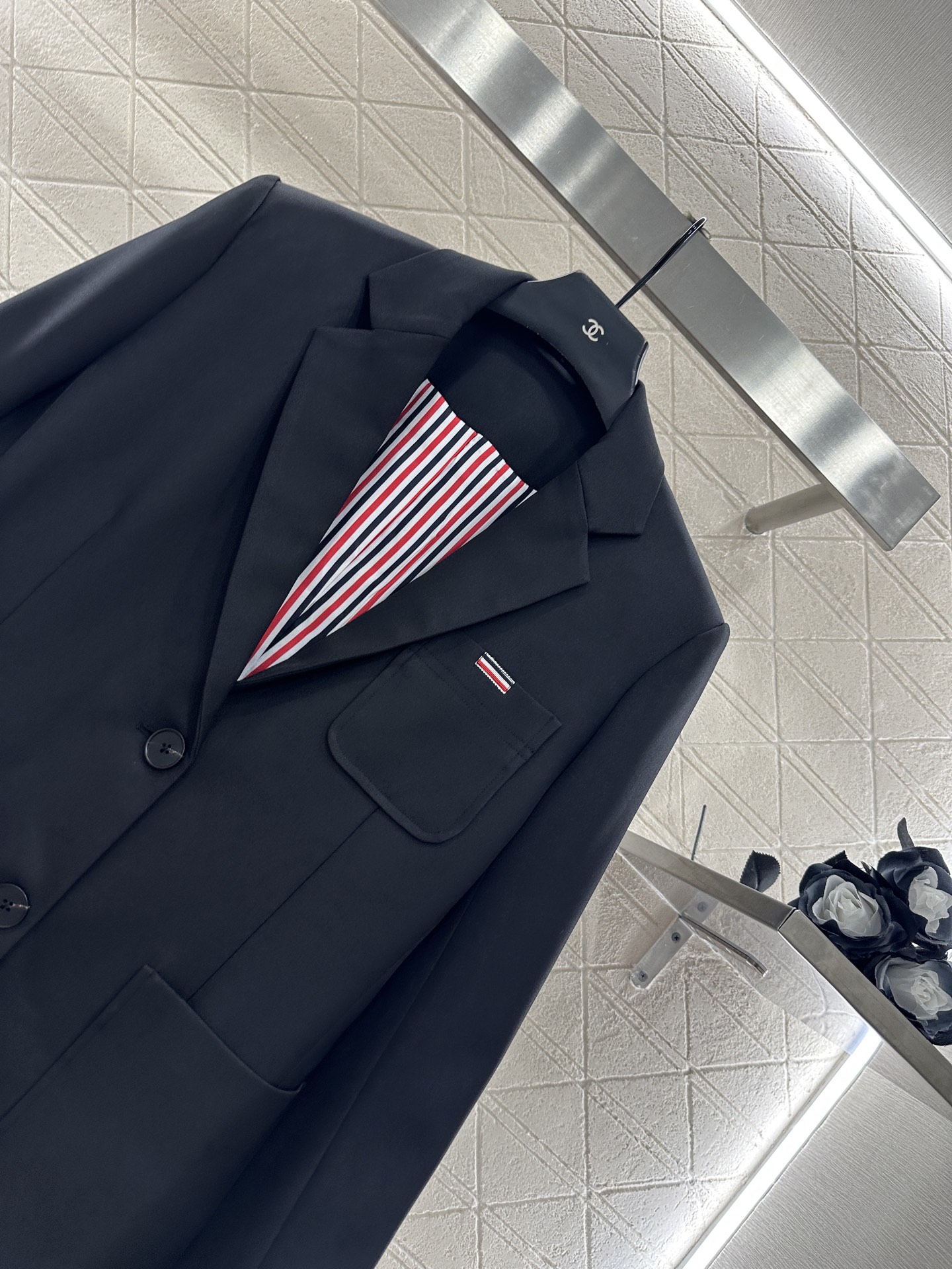 ♥Tb*♥2025新品上架 正肩廓形西装外套定制YB进口材质，质感光泽，垂感更强，翻领正肩西装版型，通体