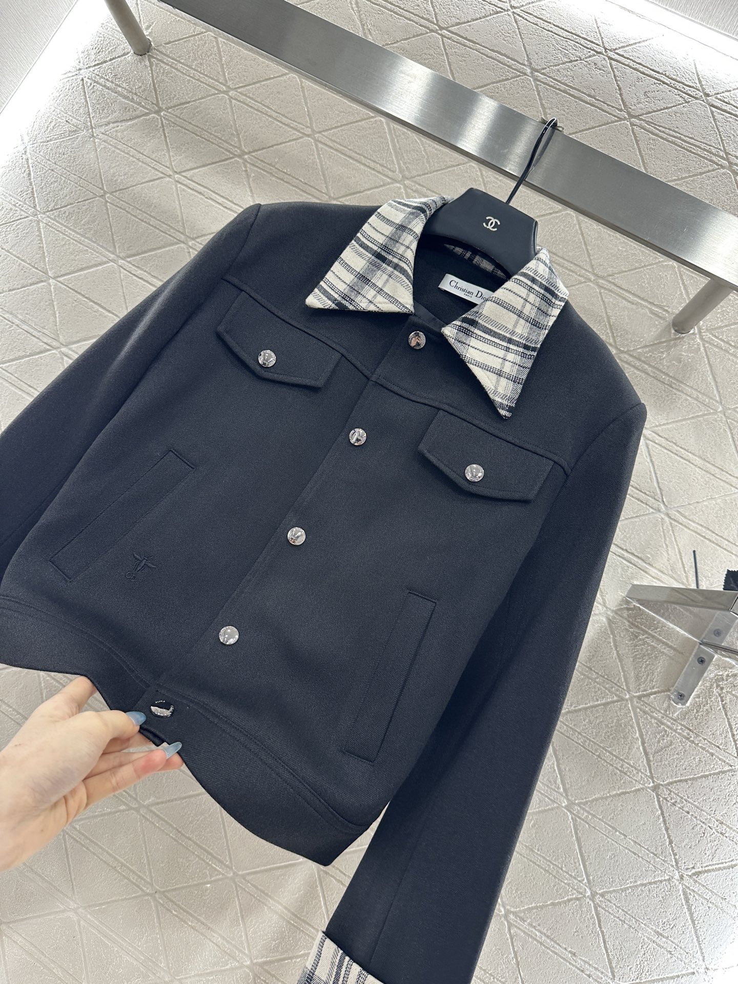 ♥Dio*♥2025新品上架 格纹翻领夹克外套定制YB进口羊毛材质，质感高级，穿搭有型，正肩翻领外套，领