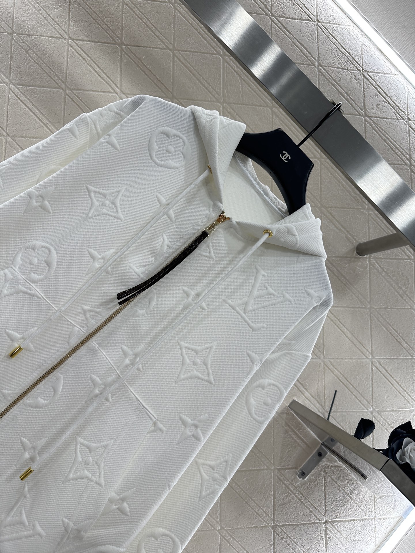 ♥Louis vuitto*♥2025新品上架 压花连帽外套长裤套装定制YB进口压花材质，质感光泽，舒适