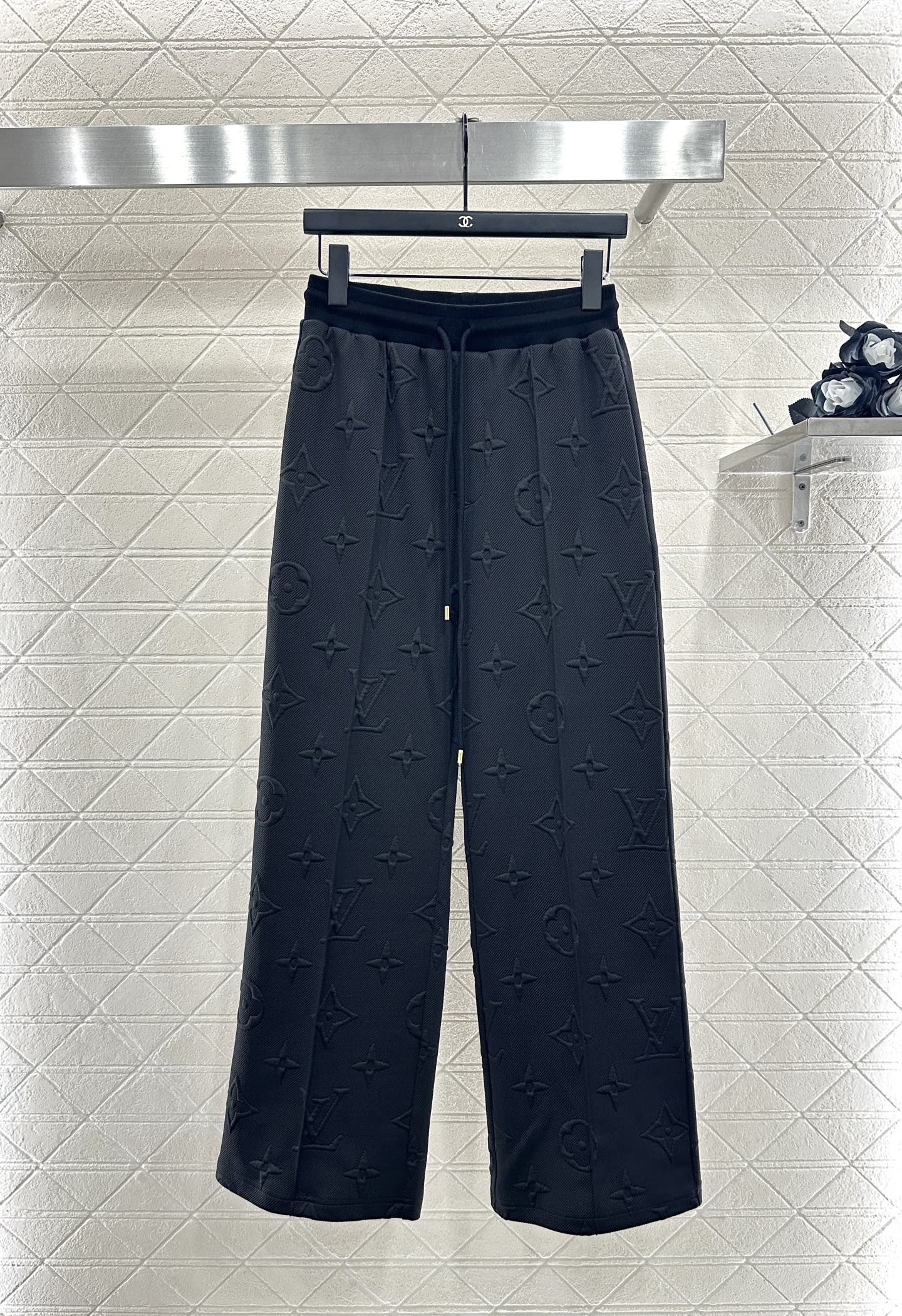 ♥Louis vuitto*♥2025新品上架 压花连帽外套长裤套装定制YB进口压花材质，质感光泽，舒适