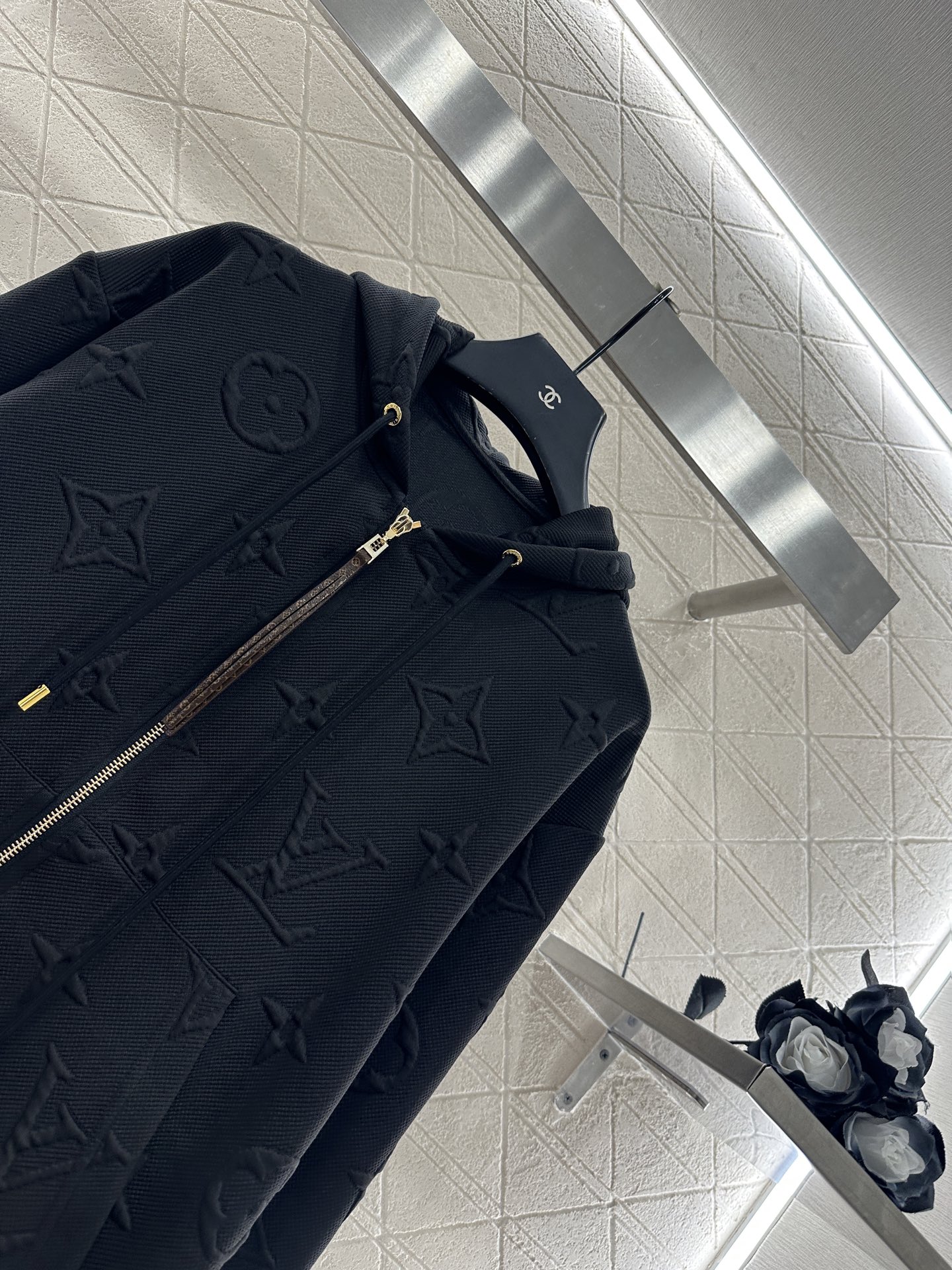 ♥Louis vuitto*♥2025新品上架 压花连帽外套长裤套装定制YB进口压花材质，质感光泽，舒适