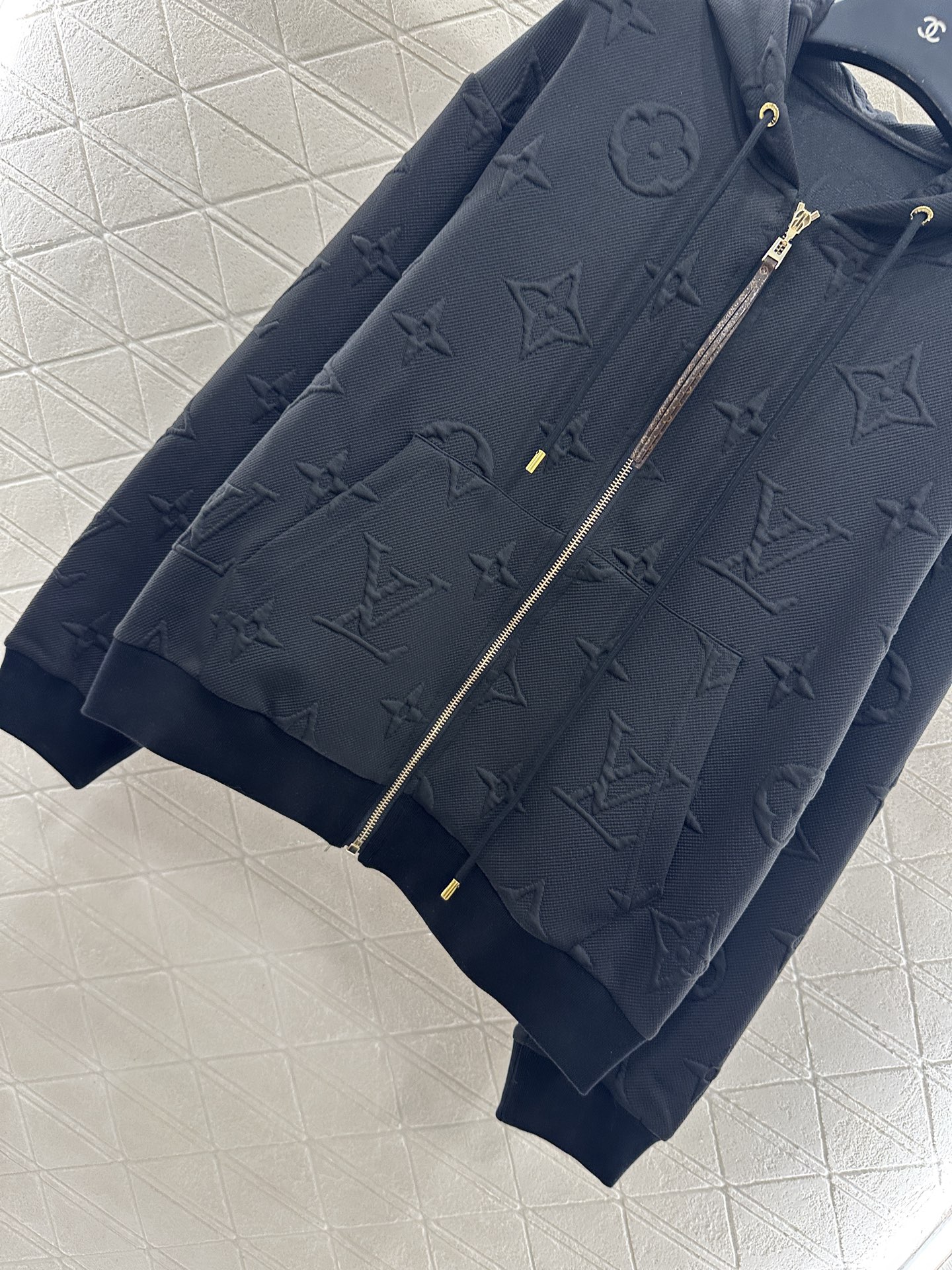 ♥Louis vuitto*♥2025新品上架 压花连帽外套长裤套装定制YB进口压花材质，质感光泽，舒适