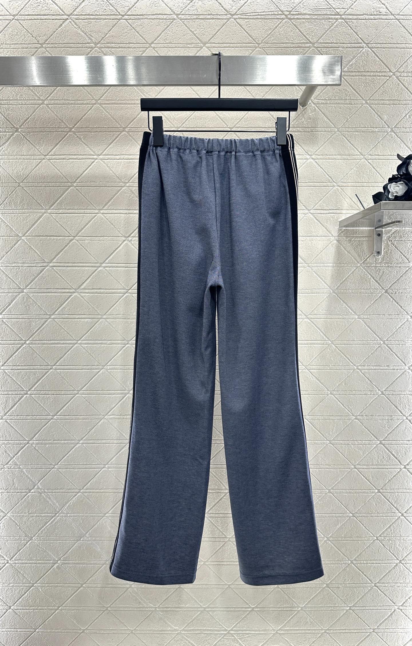 ♥Miumi*♥2025新品上架 撞色外套长裤套装定制YB斜纹全棉材质，质感细腻，垂顺舒适，立领夹克外套