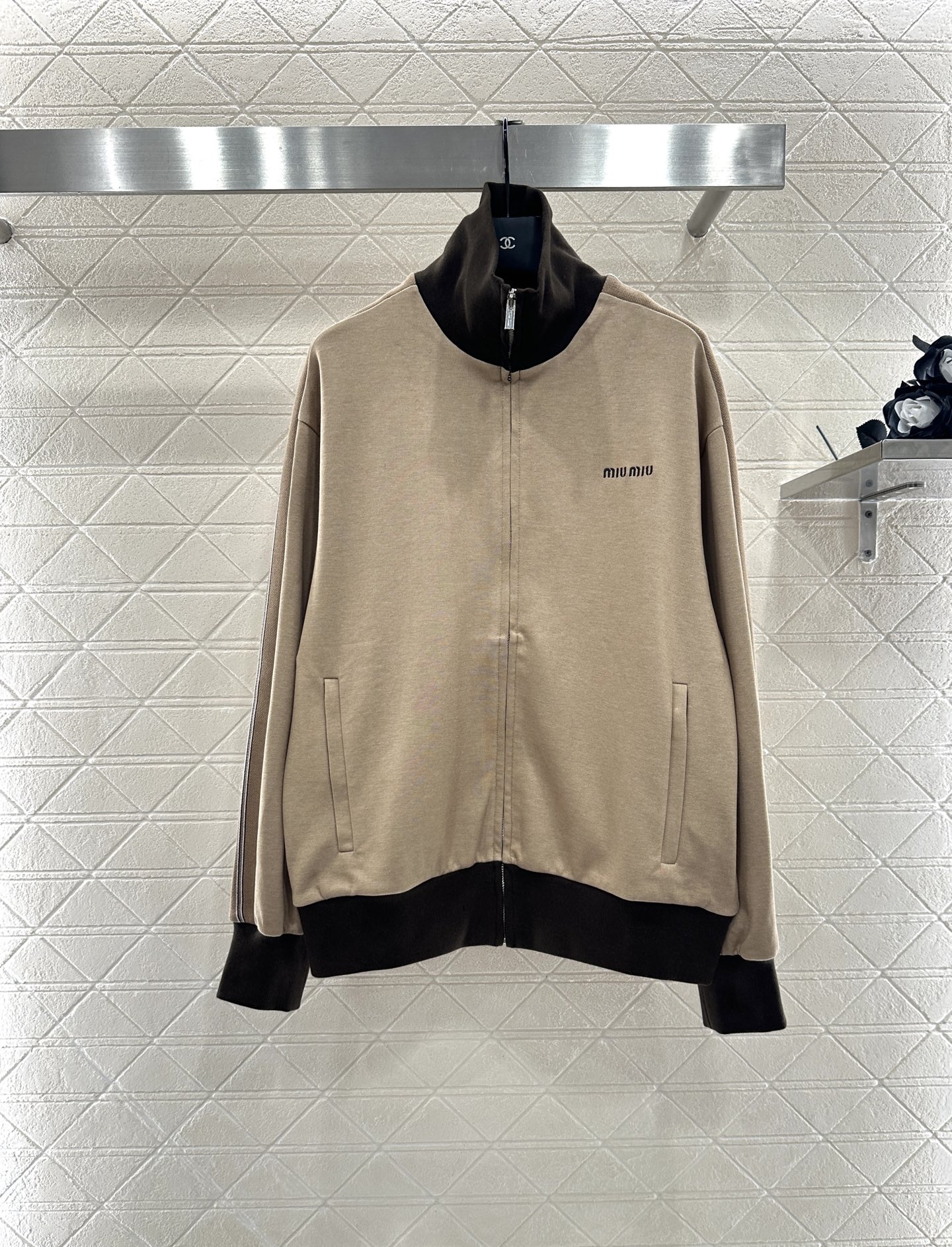 ♥Miumi*♥2025新品上架 撞色外套短裤套装定制YB斜纹全棉材质，质感细腻，垂顺舒适，立领外套短裤