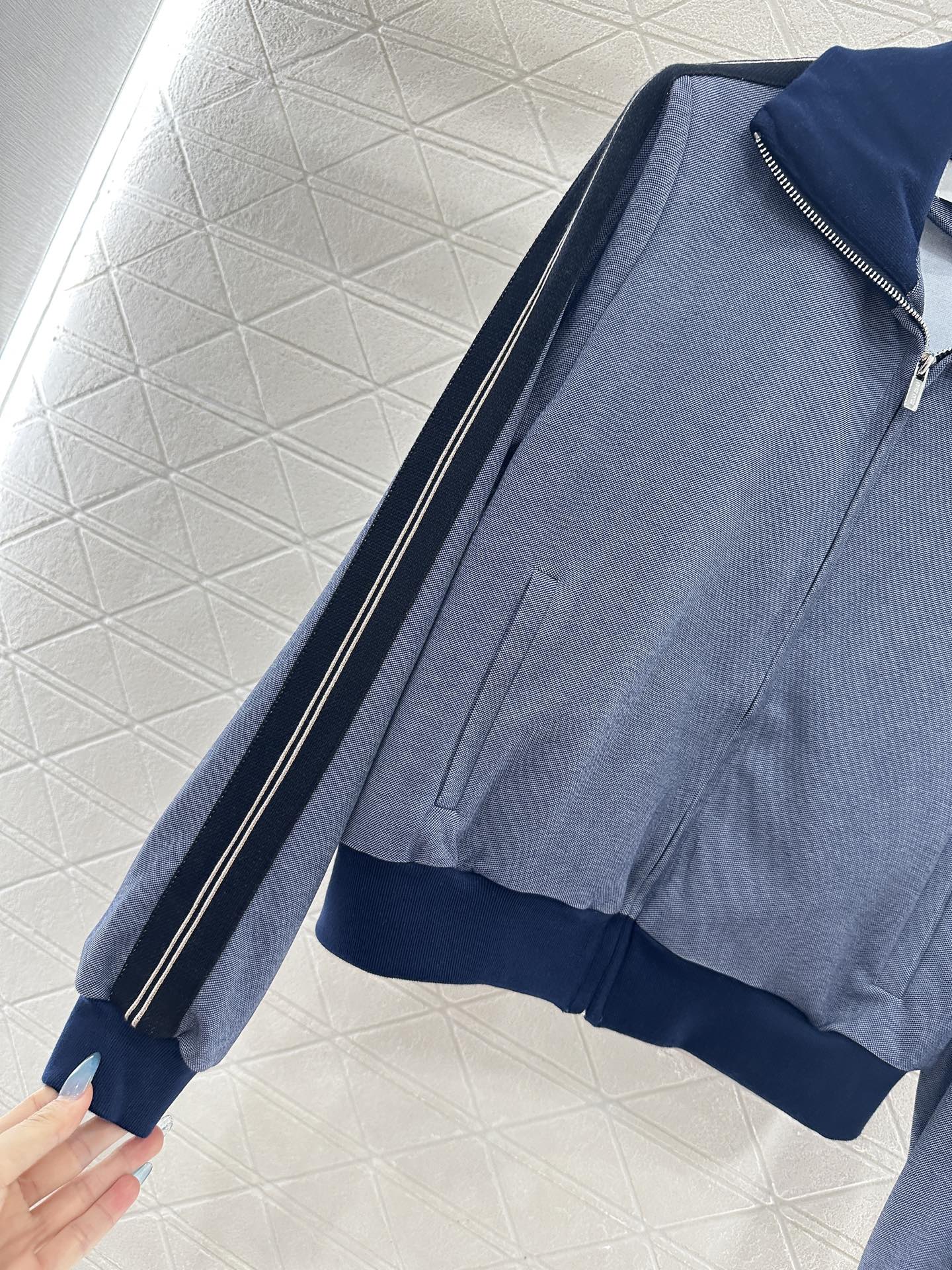 ♥Miumi*♥2025新品上架 撞色外套长裤套装定制YB斜纹全棉材质，质感细腻，垂顺舒适，立领夹克外套