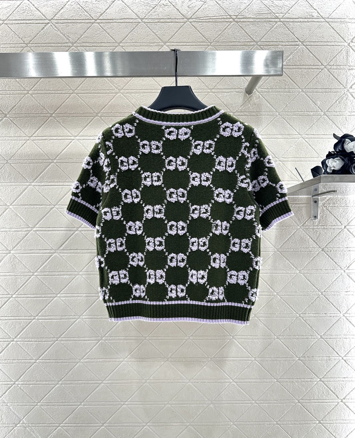 ♥Gucc*♥2025新品上架 圆领提花针织短袖定制YB羊毛纱线织造，质感上乘，穿搭舒适，圆领针织短袖版