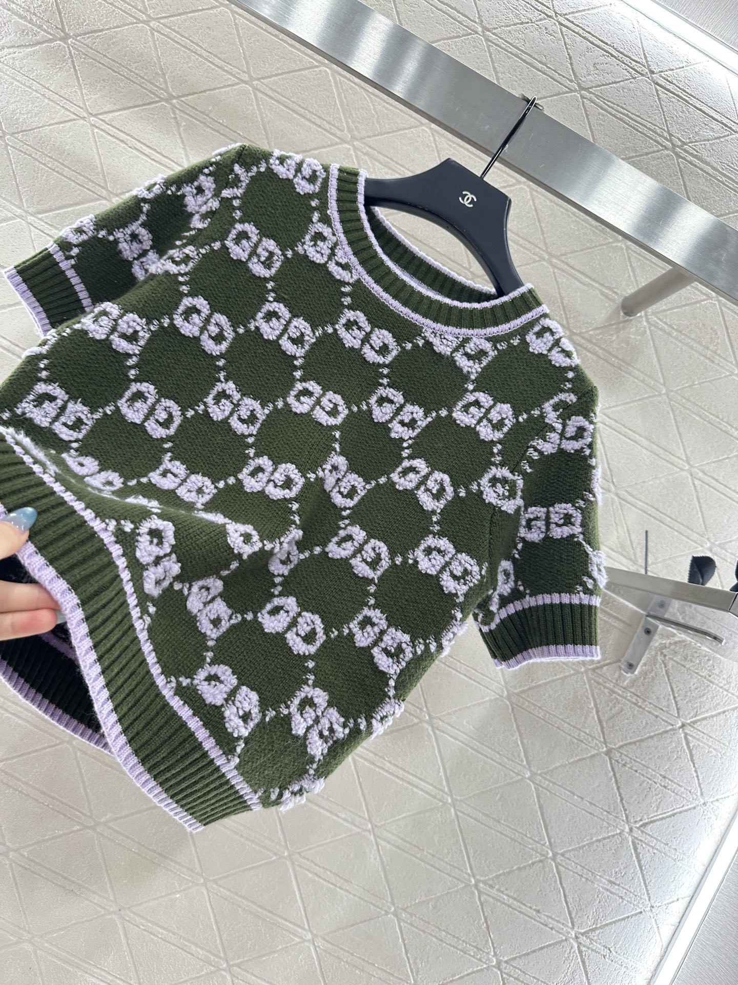 ♥Gucc*♥2025新品上架 圆领提花针织短袖定制YB羊毛纱线织造，质感上乘，穿搭舒适，圆领针织短袖版