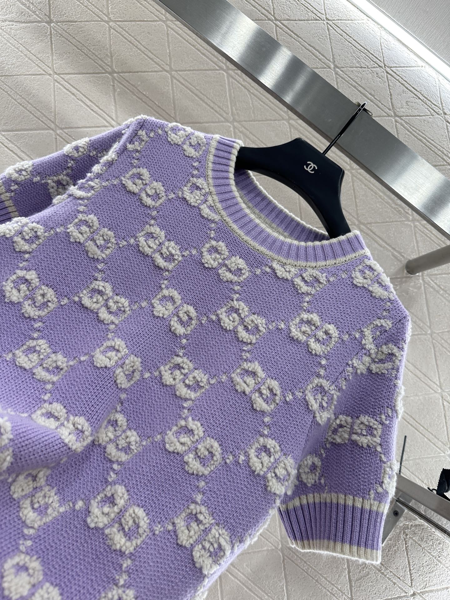 ♥Gucc*♥2025新品上架 圆领提花针织短袖定制YB羊毛纱线织造，质感上乘，穿搭舒适，圆领针织短袖版