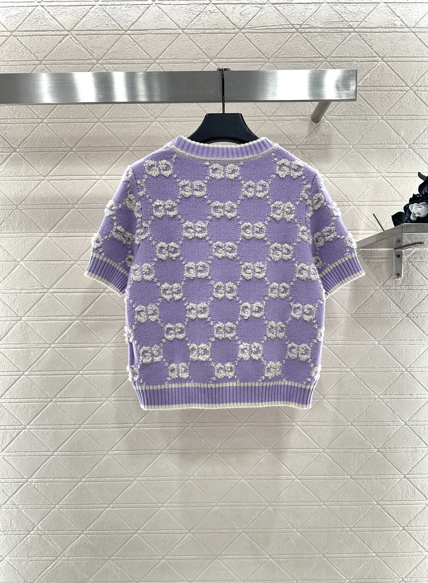 ♥Gucc*♥2025新品上架 圆领提花针织短袖定制YB羊毛纱线织造，质感上乘，穿搭舒适，圆领针织短袖版