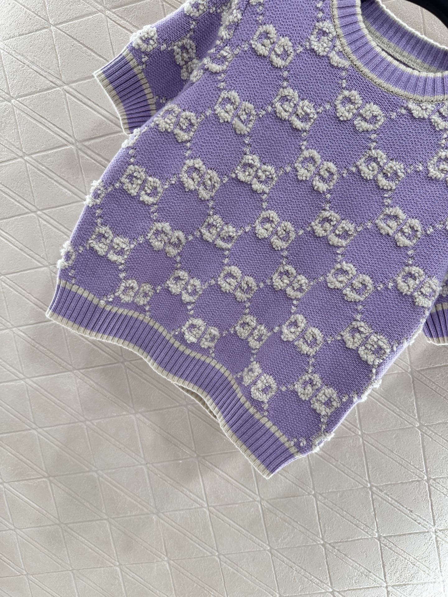 ♥Gucc*♥2025新品上架 圆领提花针织短袖定制YB羊毛纱线织造，质感上乘，穿搭舒适，圆领针织短袖版