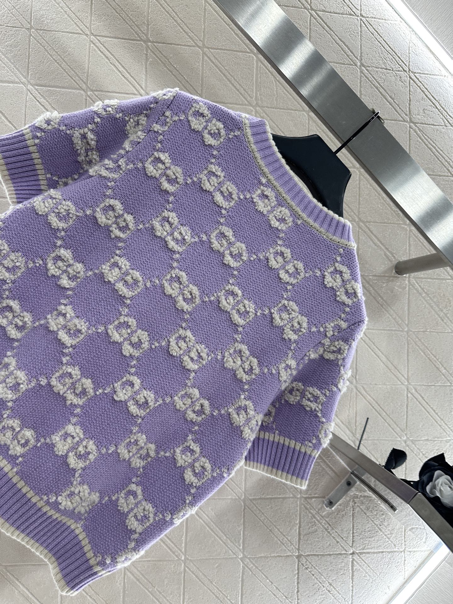 ♥Gucc*♥2025新品上架 圆领提花针织短袖定制YB羊毛纱线织造，质感上乘，穿搭舒适，圆领针织短袖版