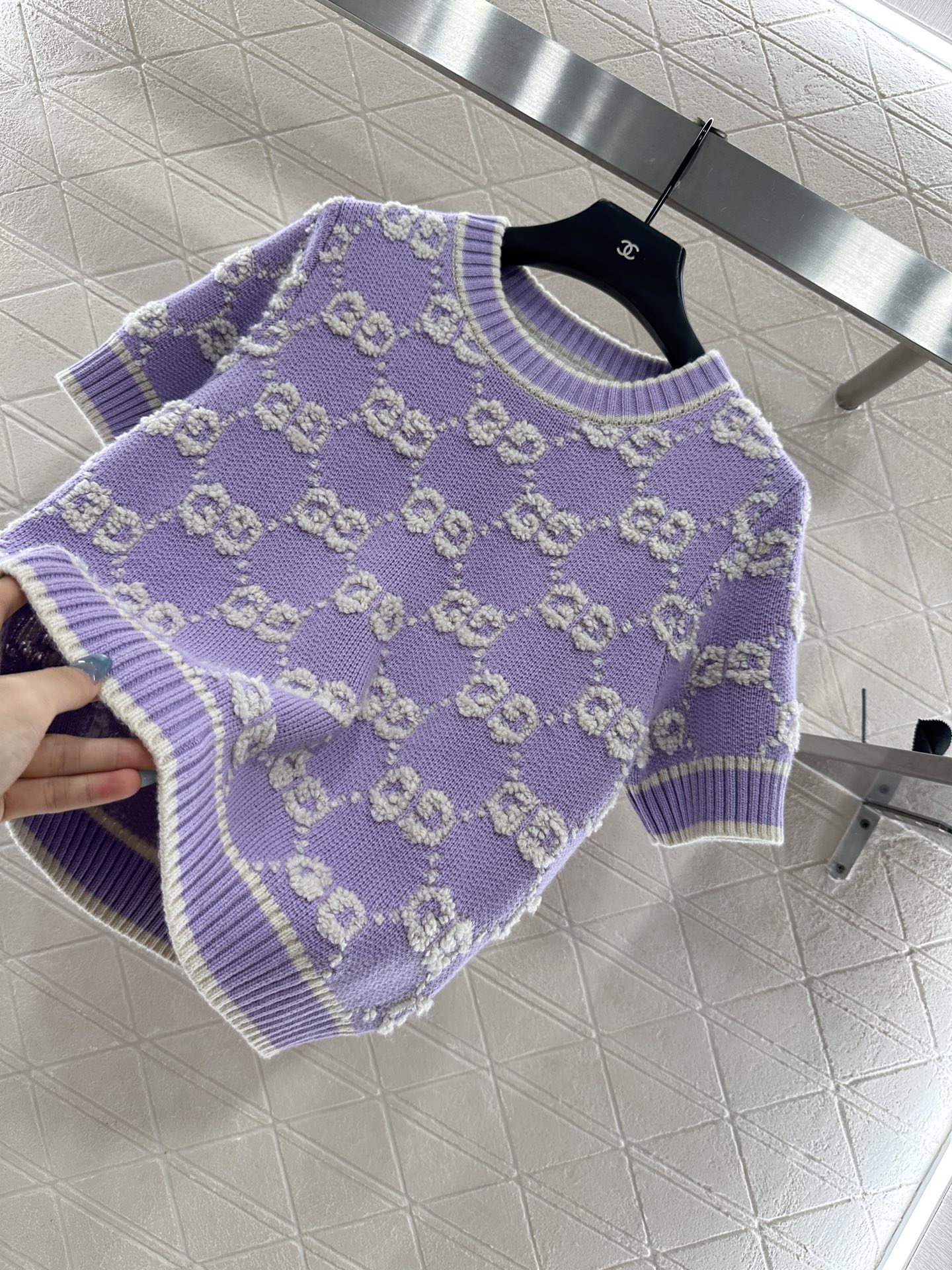 ♥Gucc*♥2025新品上架 圆领提花针织短袖定制YB羊毛纱线织造，质感上乘，穿搭舒适，圆领针织短袖版