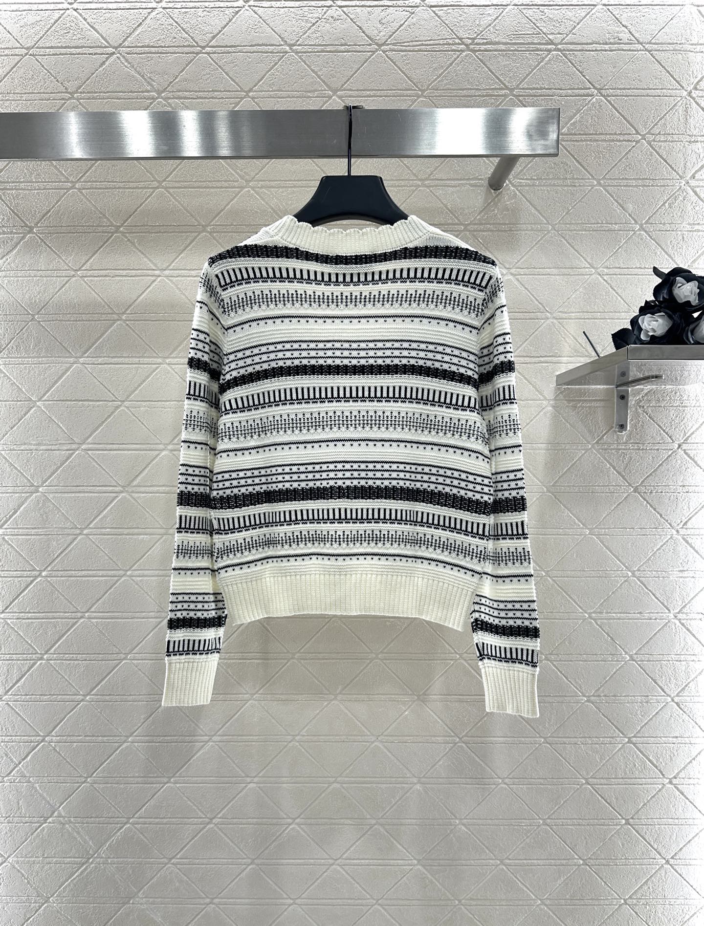 ♥Chane*♥2025新品上架 条纹针织开衫定制YB羊毛纱线织造，质感高级舒适，V字针织开衫剪裁，通体