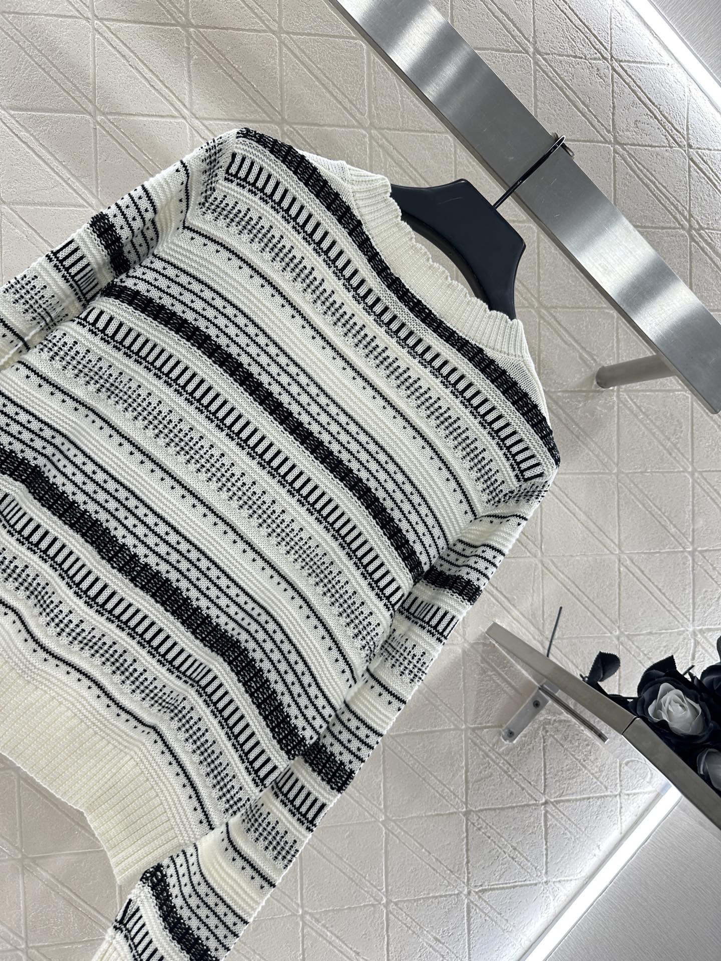 ♥Chane*♥2025新品上架 条纹针织上衣定制YB羊毛纱线织造，质感高级舒适，套头针织毛衣剪裁，通体