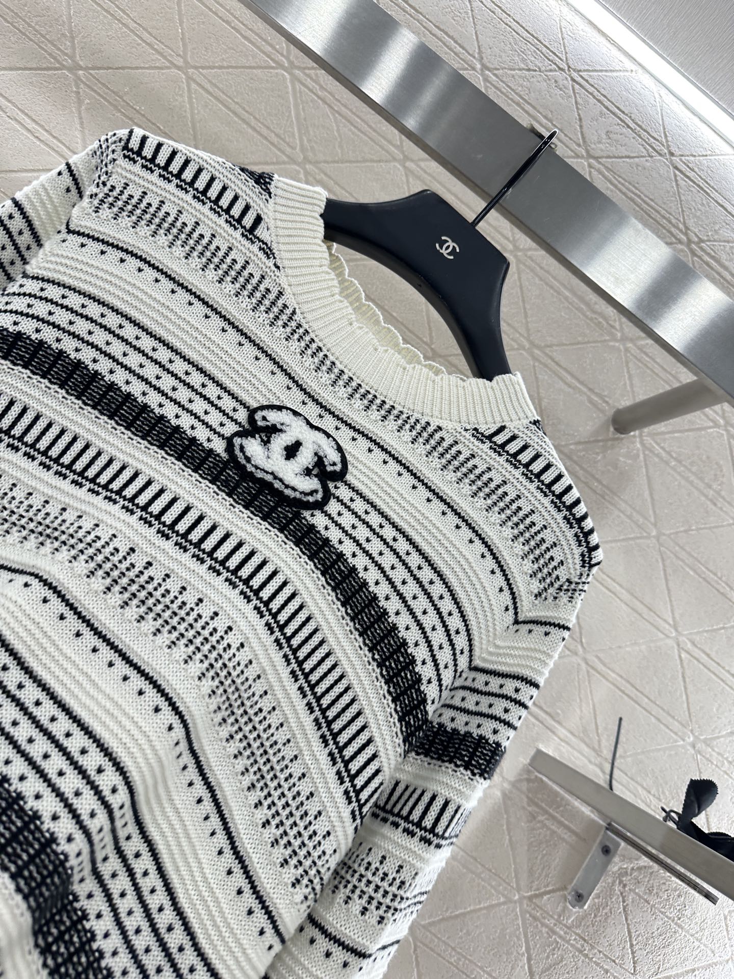 ♥Chane*♥2025新品上架 条纹针织上衣定制YB羊毛纱线织造，质感高级舒适，套头针织毛衣剪裁，通体