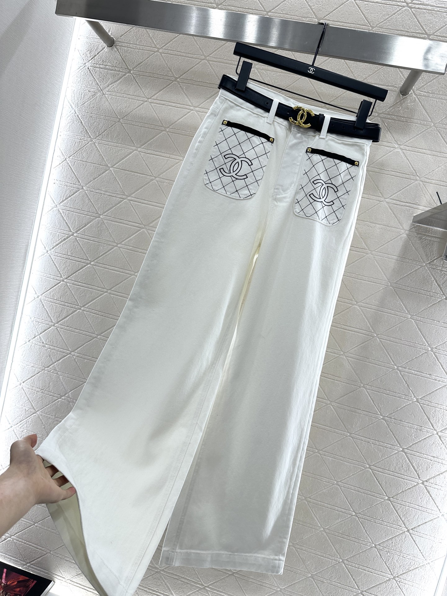 ♥Chane*♥2025新品上架 高腰牛仔阔腿裤定制YB斜纹棉牛仔面料，透气性佳，柔软亲肤，高腰系扣对称