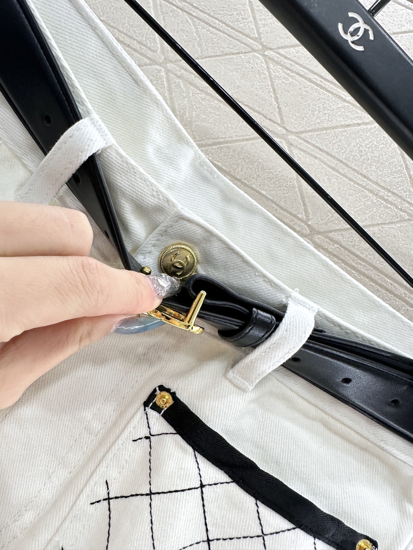 ♥Chane*♥2025新品上架 高腰牛仔阔腿裤定制YB斜纹棉牛仔面料，透气性佳，柔软亲肤，高腰系扣对称