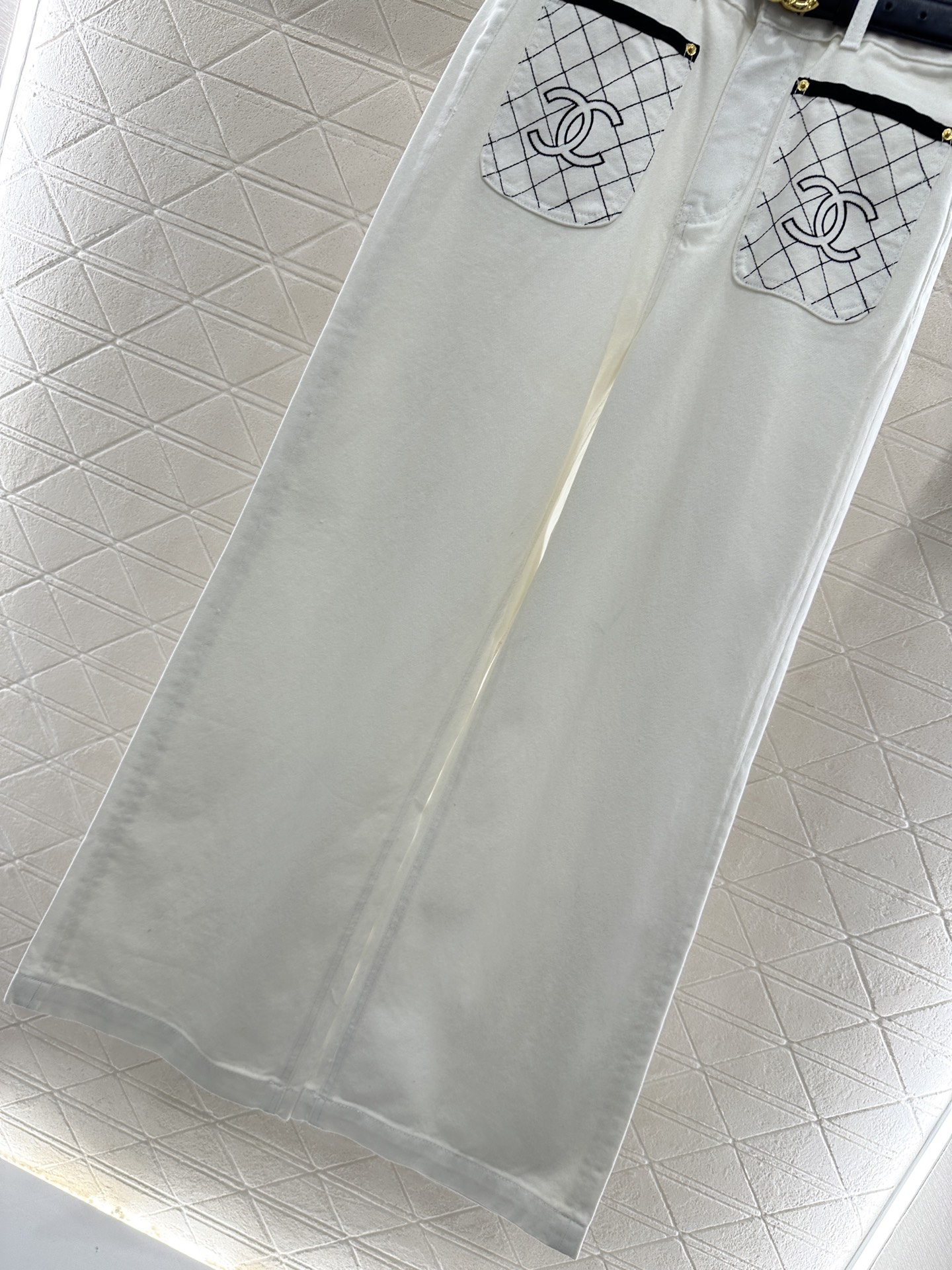 ♥Chane*♥2025新品上架 高腰牛仔阔腿裤定制YB斜纹棉牛仔面料，透气性佳，柔软亲肤，高腰系扣对称