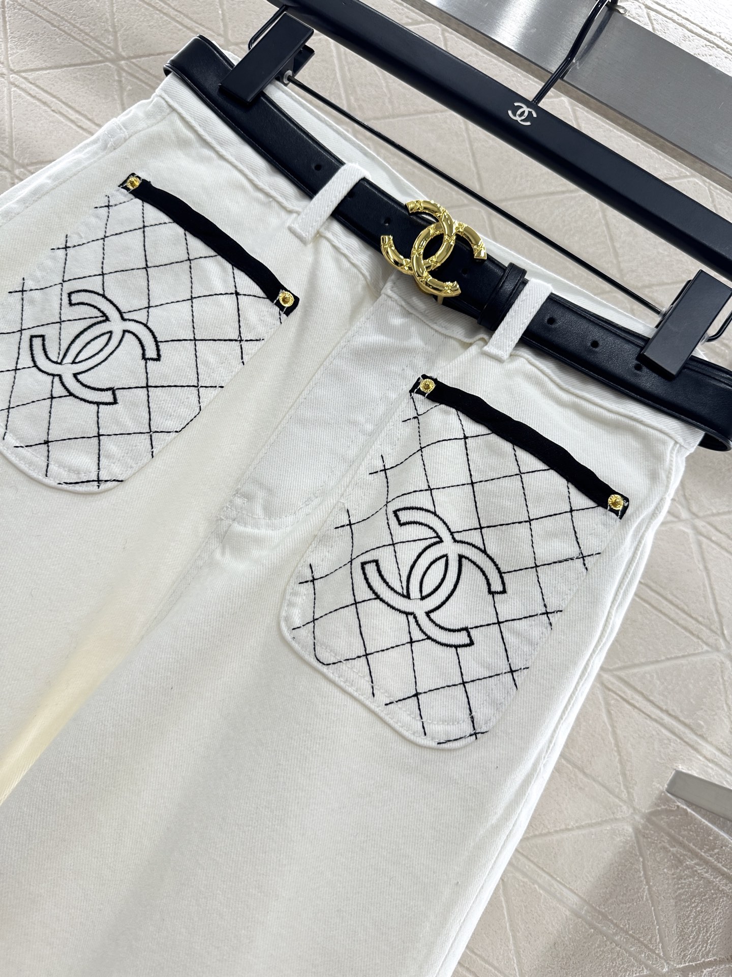 ♥Chane*♥2025新品上架 高腰牛仔阔腿裤定制YB斜纹棉牛仔面料，透气性佳，柔软亲肤，高腰系扣对称