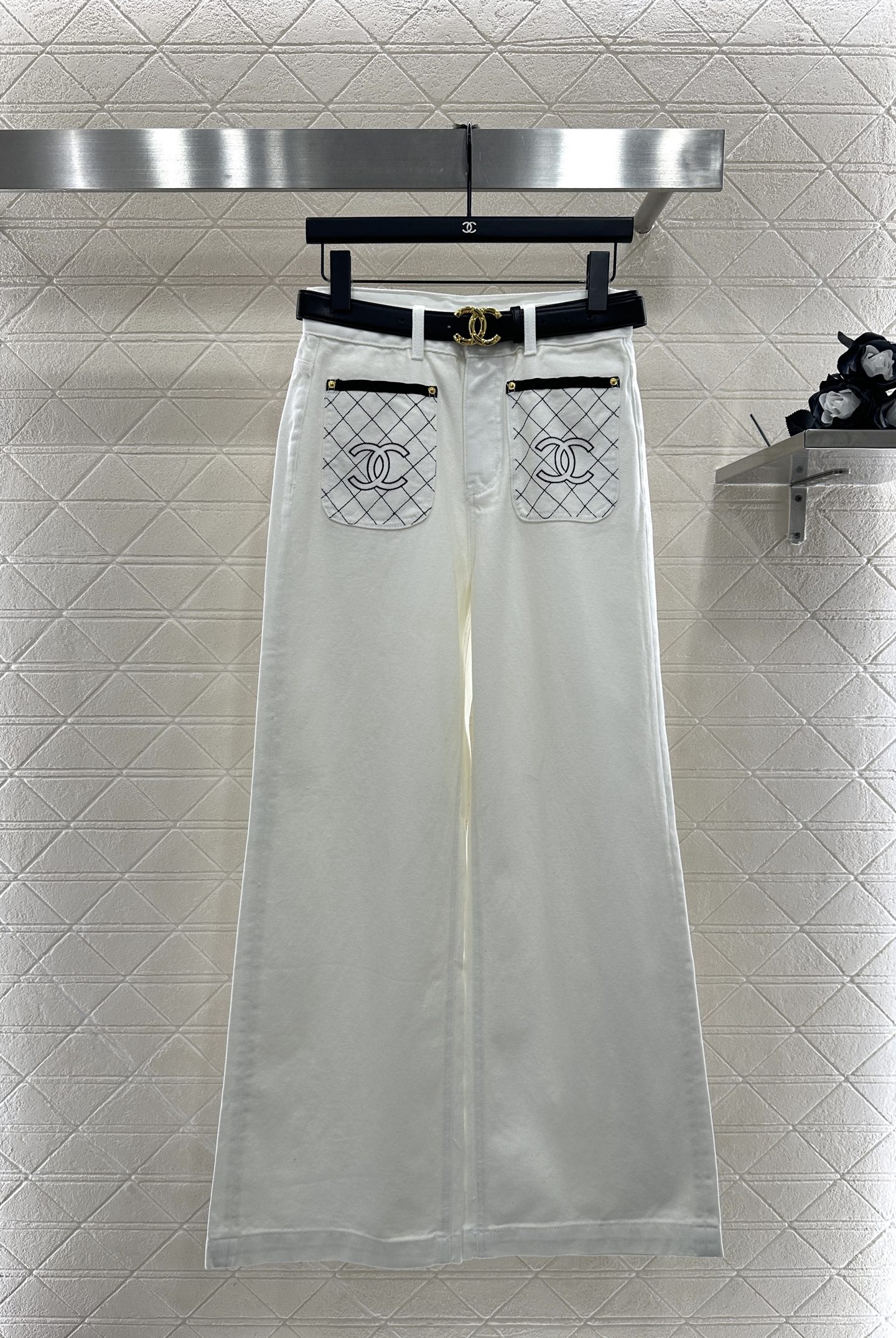 ♥Chane*♥2025新品上架 高腰牛仔阔腿裤定制YB斜纹棉牛仔面料，透气性佳，柔软亲肤，高腰系扣对称