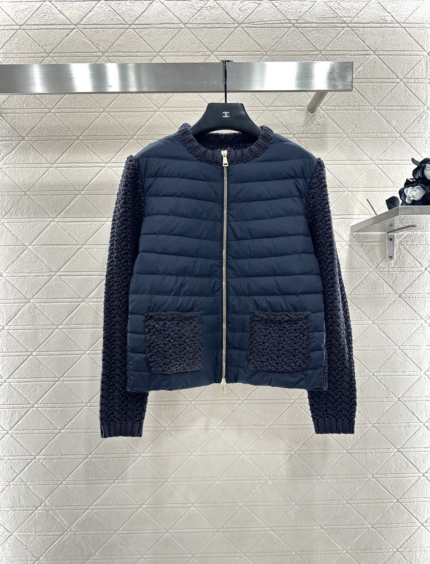 ♥Moncle*♥2025新品上架 针织拼接拉链羽绒服定制YB精梳针织棉➕羊毛材质,其工艺还原,升级材质