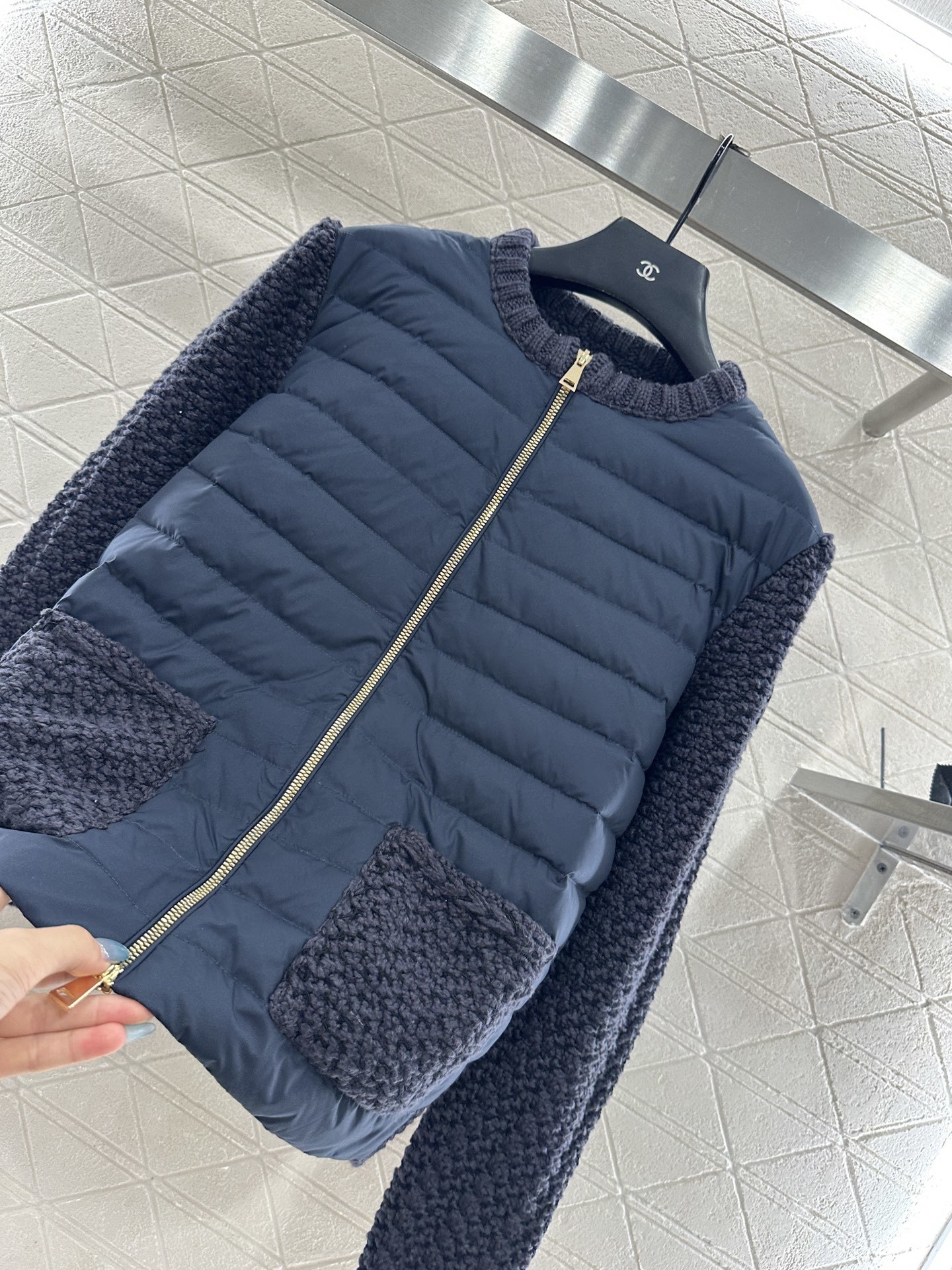 ♥Moncle*♥2025新品上架 针织拼接拉链羽绒服定制YB精梳针织棉➕羊毛材质,其工艺还原,升级材质