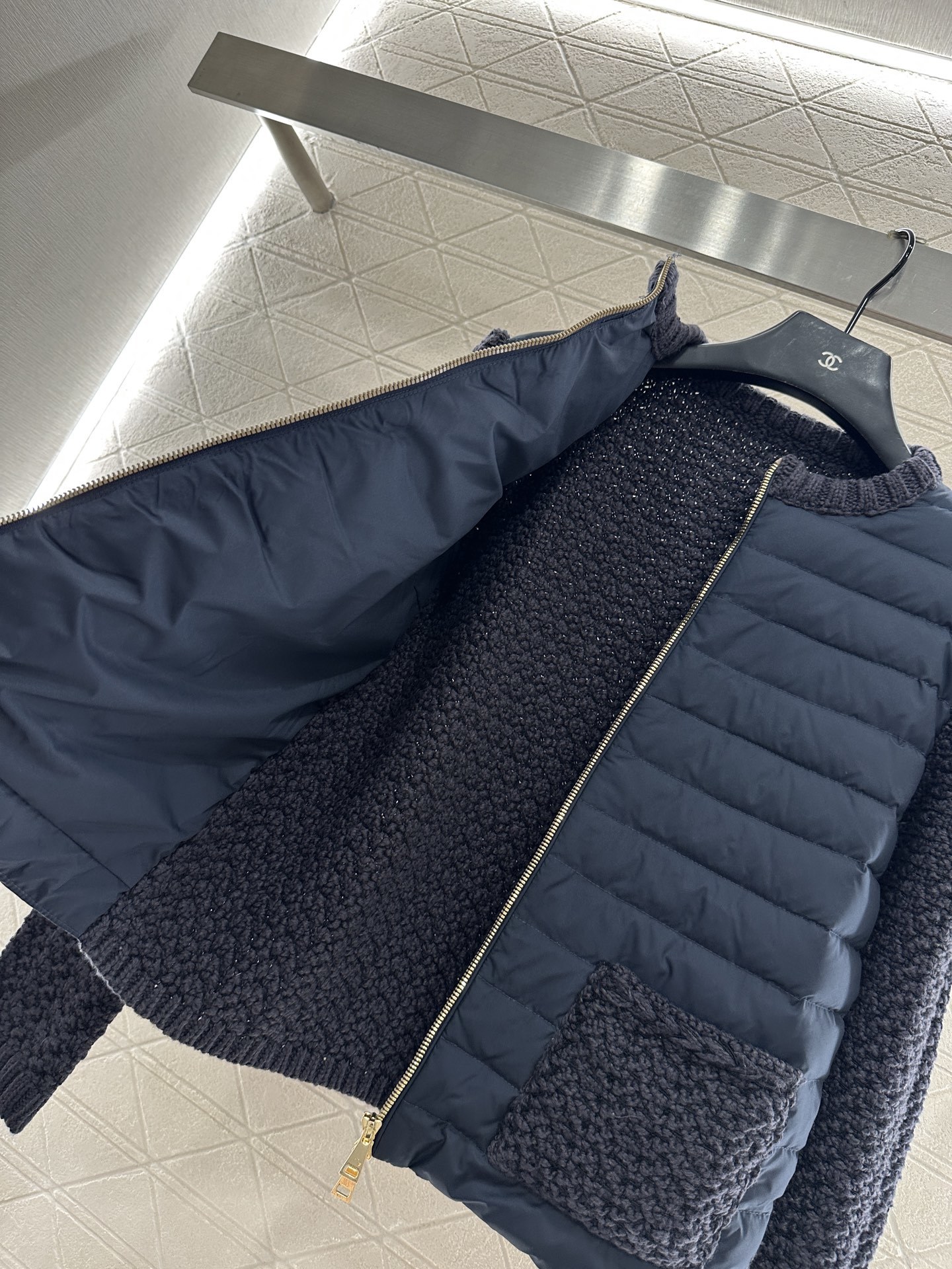 ♥Moncle*♥2025新品上架 针织拼接拉链羽绒服定制YB精梳针织棉➕羊毛材质,其工艺还原,升级材质