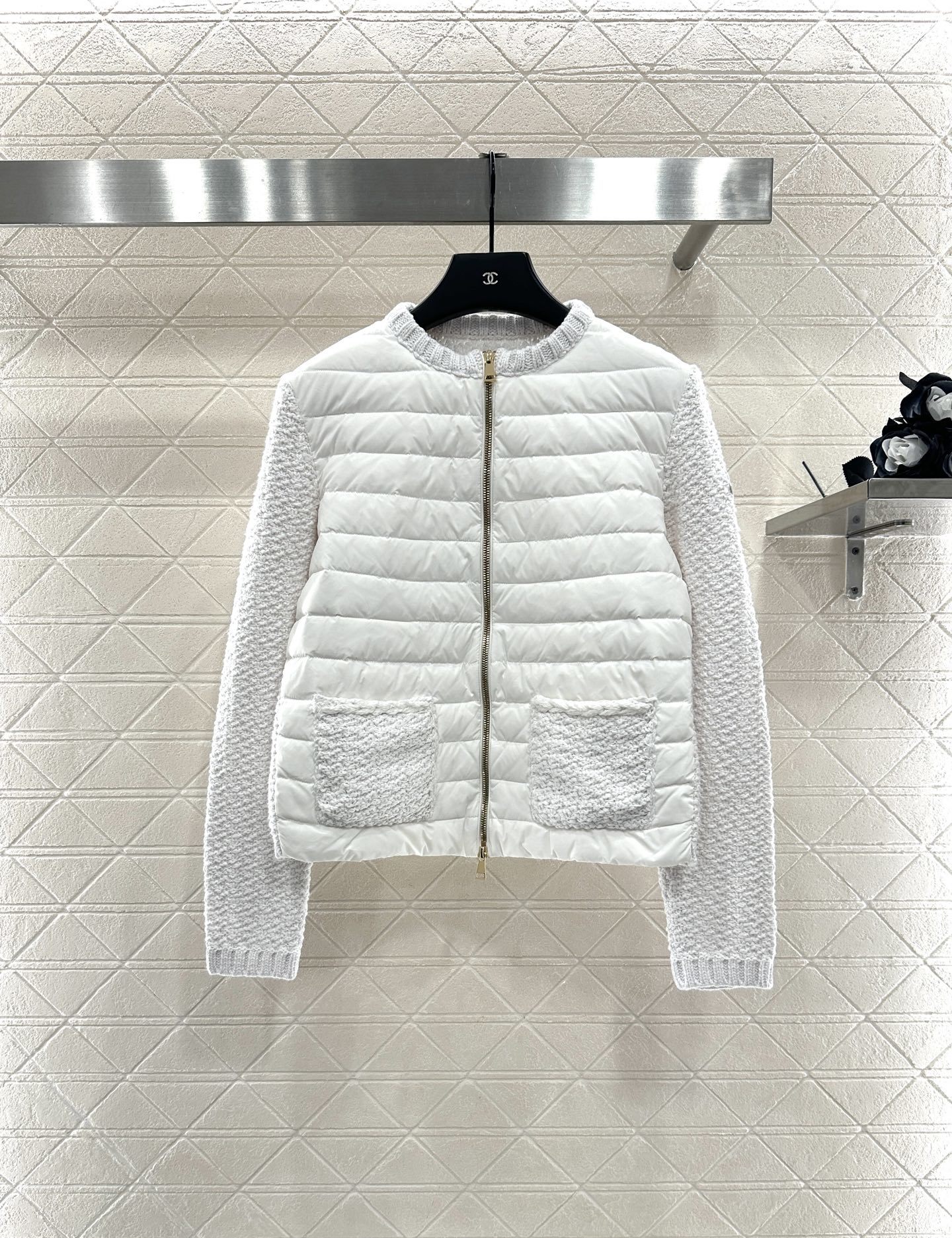 ♥Moncle*♥2025新品上架 针织拼接拉链羽绒服定制YB精梳针织棉➕羊毛材质,其工艺还原,升级材质