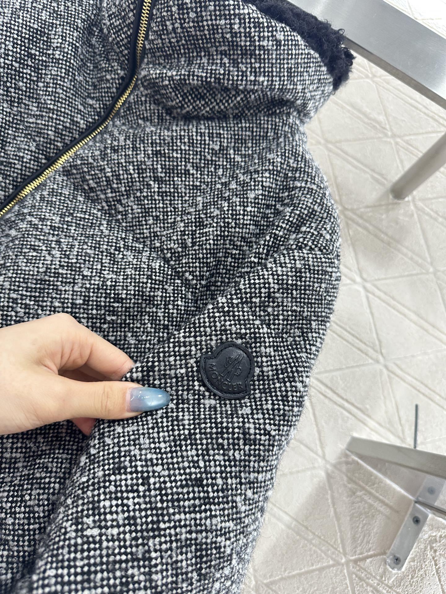♥Moncle*♥2025新品上架 立领毛呢夹克羽绒服定制YB进口棉毛材质,白鹅绒填充内里,整件轻盈保暖