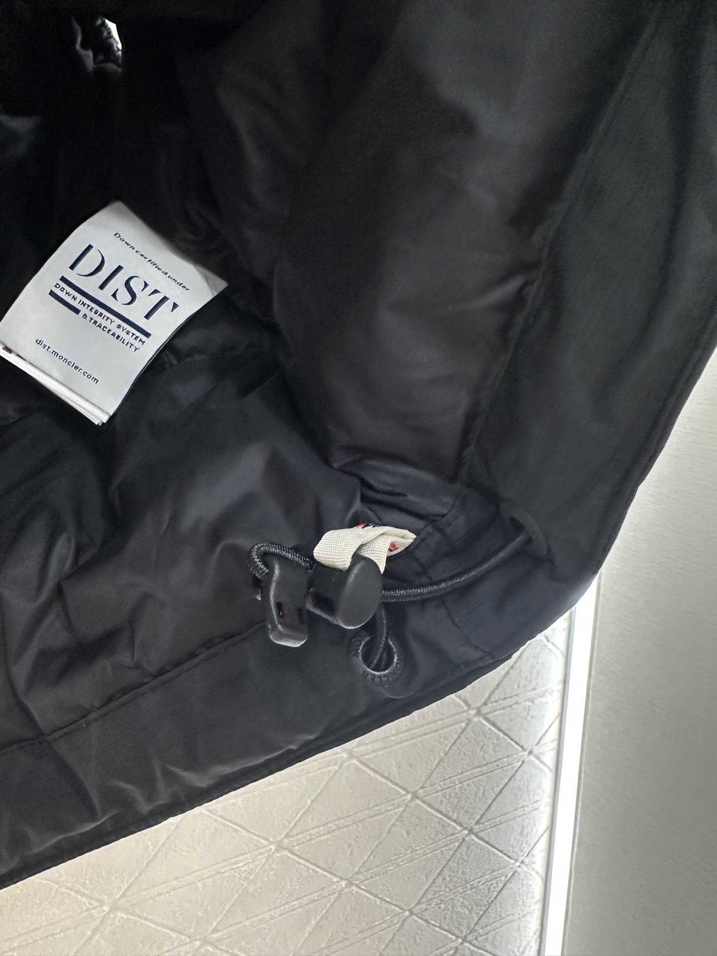 ♥Moncle*♥2025新品上架 立领多口袋工装马甲定制YB进口环保再生尼龙材质，透气性更好，内里加棉