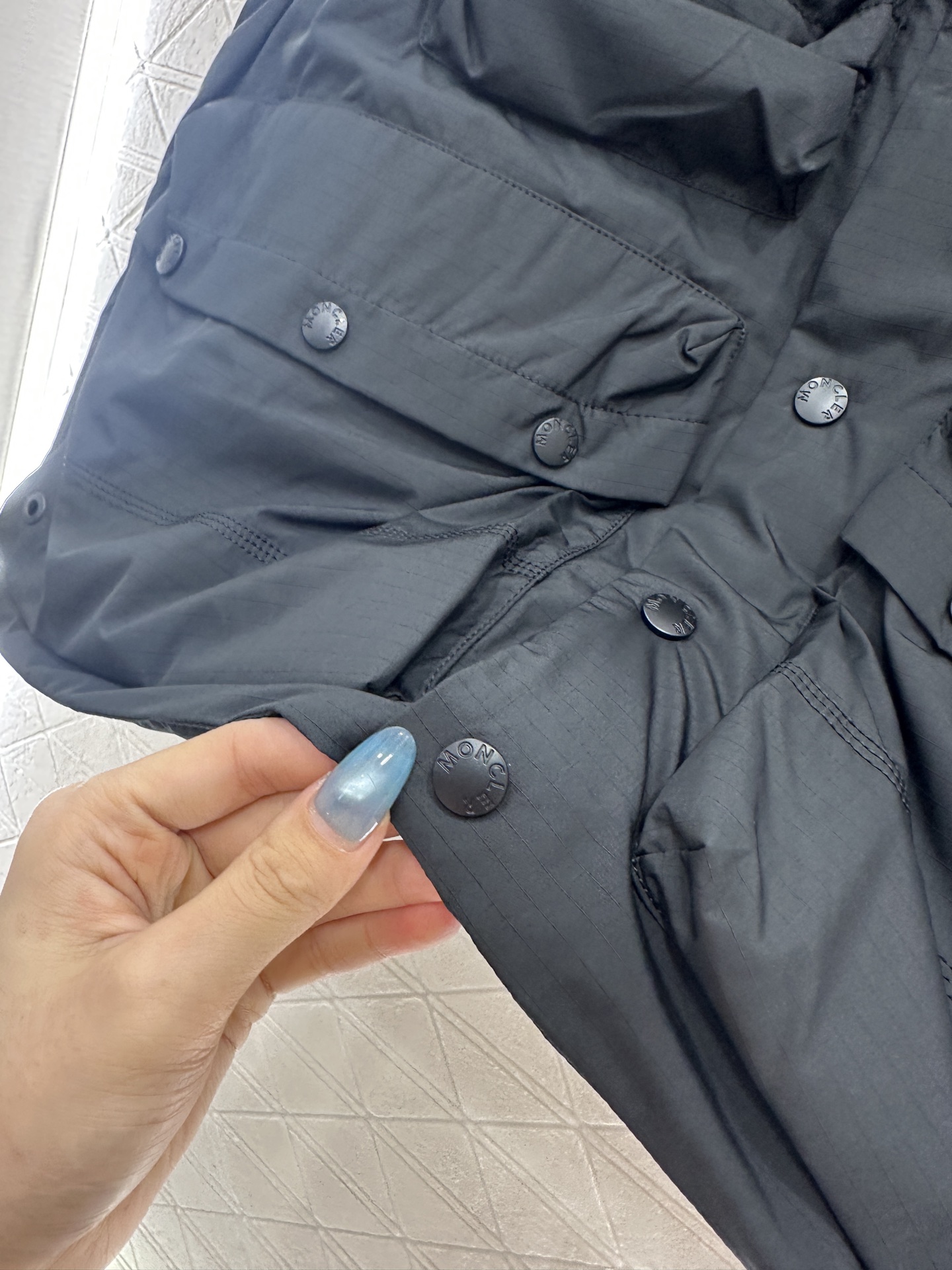 ♥Moncle*♥2025新品上架 立领多口袋工装马甲定制YB进口环保再生尼龙材质，透气性更好，内里加棉