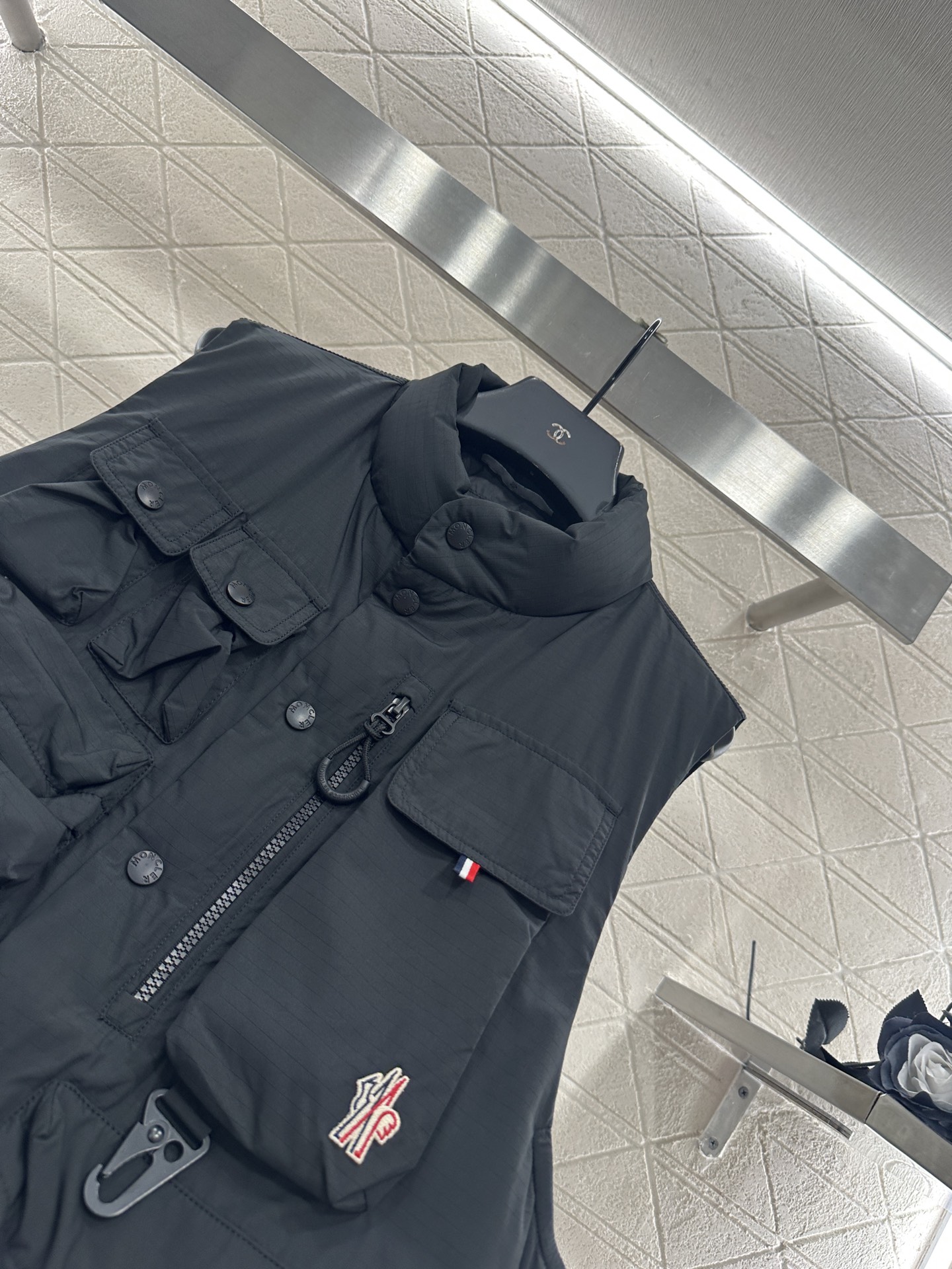 ♥Moncle*♥2025新品上架 立领多口袋工装马甲定制YB进口环保再生尼龙材质，透气性更好，内里加棉