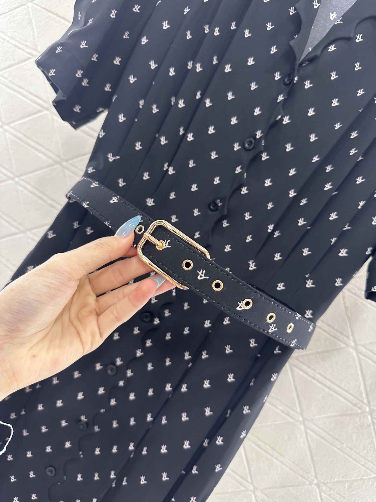 ♥Louis vuitto*♥2025新品上架 印花公主袖腰带连衣裙定制YB进口斜纹稠材质，质感光泽，垂