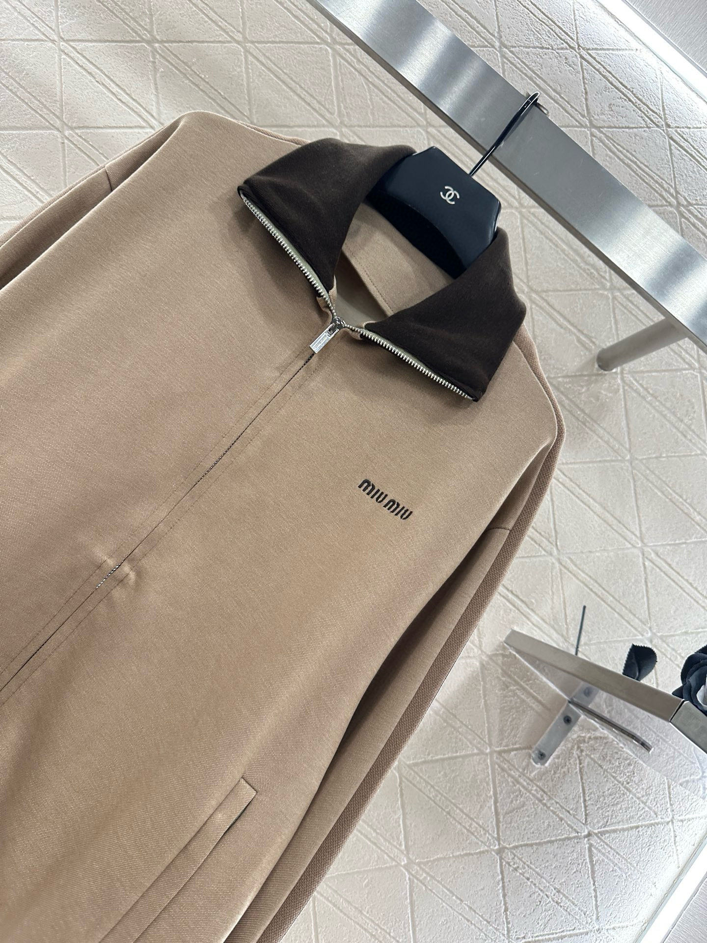 ♥Miumi*♥2025新品上架 撞色外套短裤套装定制YB斜纹全棉材质，质感细腻，垂顺舒适，立领外套短裤