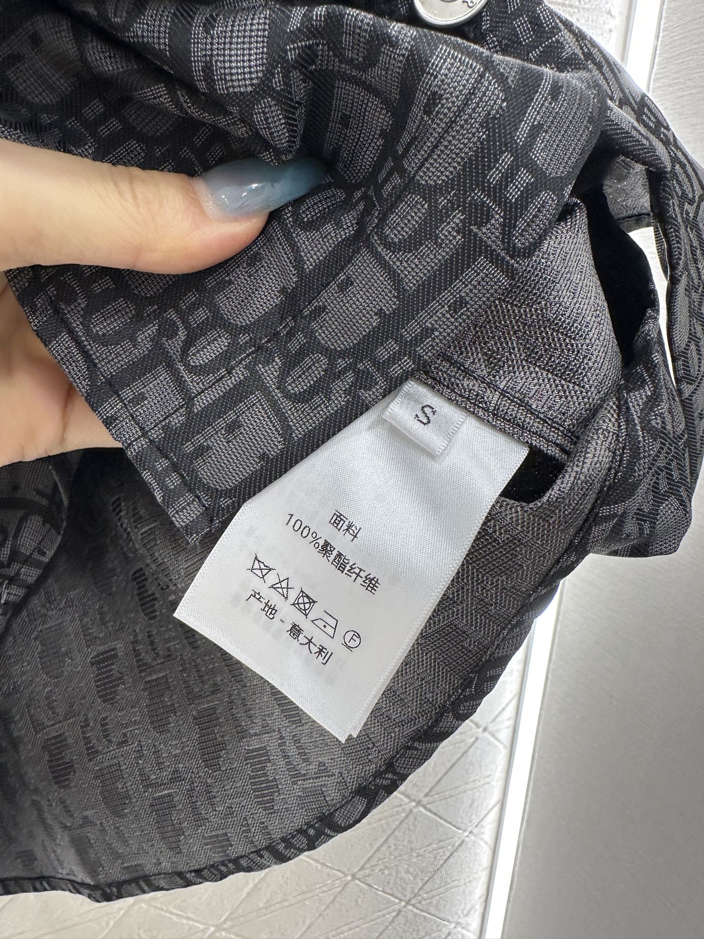 ♥Dio*♥2025新品上架 提花翻领衬衫定制YB进口提花材质，质感高级，垂顺十足，正肩翻领衬衣，通体满