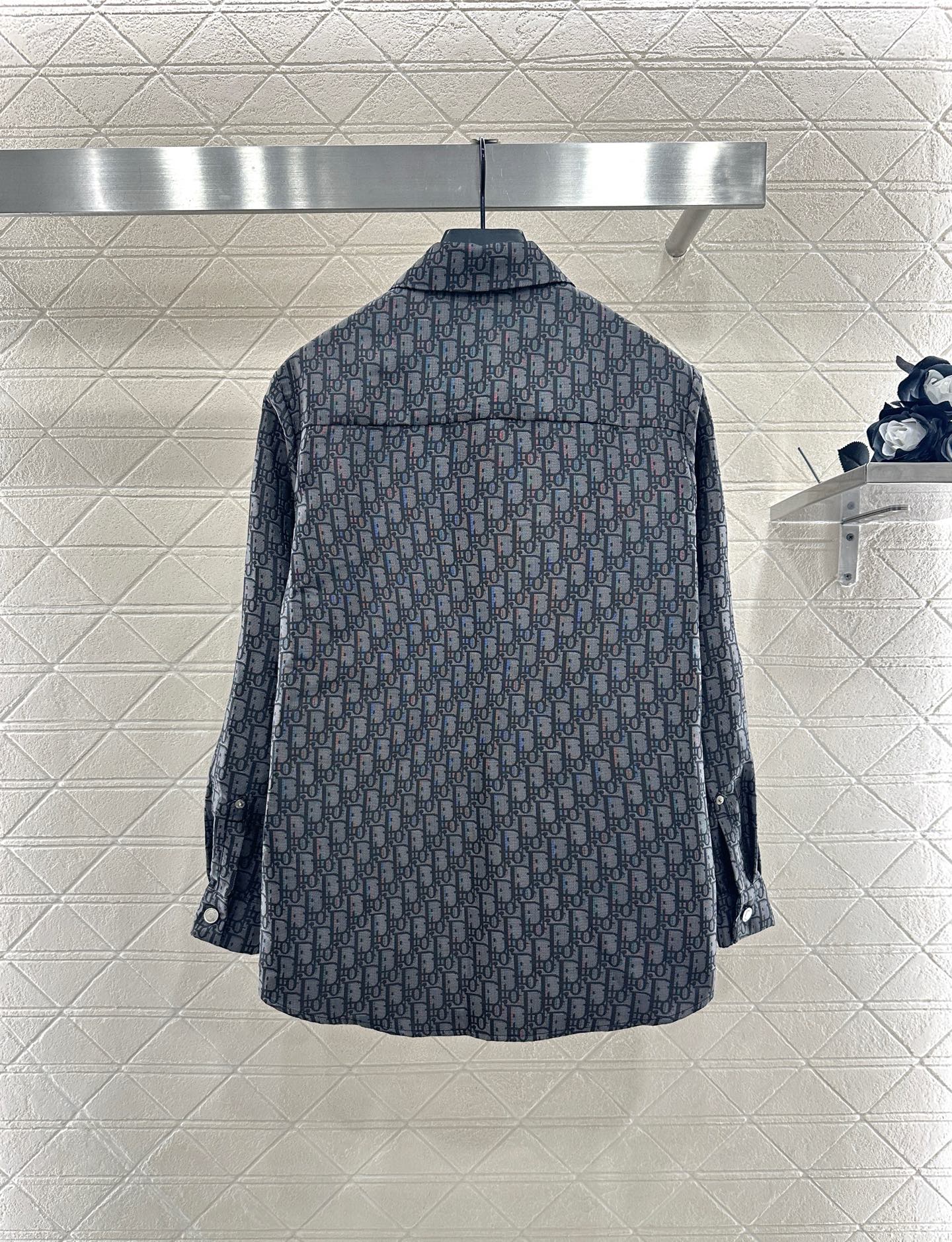 ♥Dio*♥2025新品上架 提花翻领衬衫定制YB进口提花材质，质感高级，垂顺十足，正肩翻领衬衣，通体满