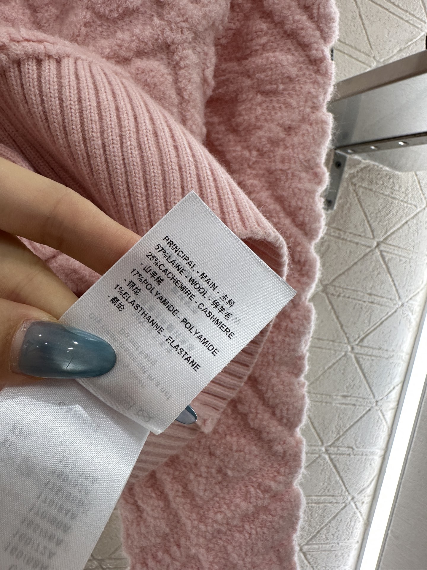 ♥Louis Vuitto*♥2025新品上架 提花针织开衫定制YB羊绒羊毛纱线织造，提花工艺处理，呈现