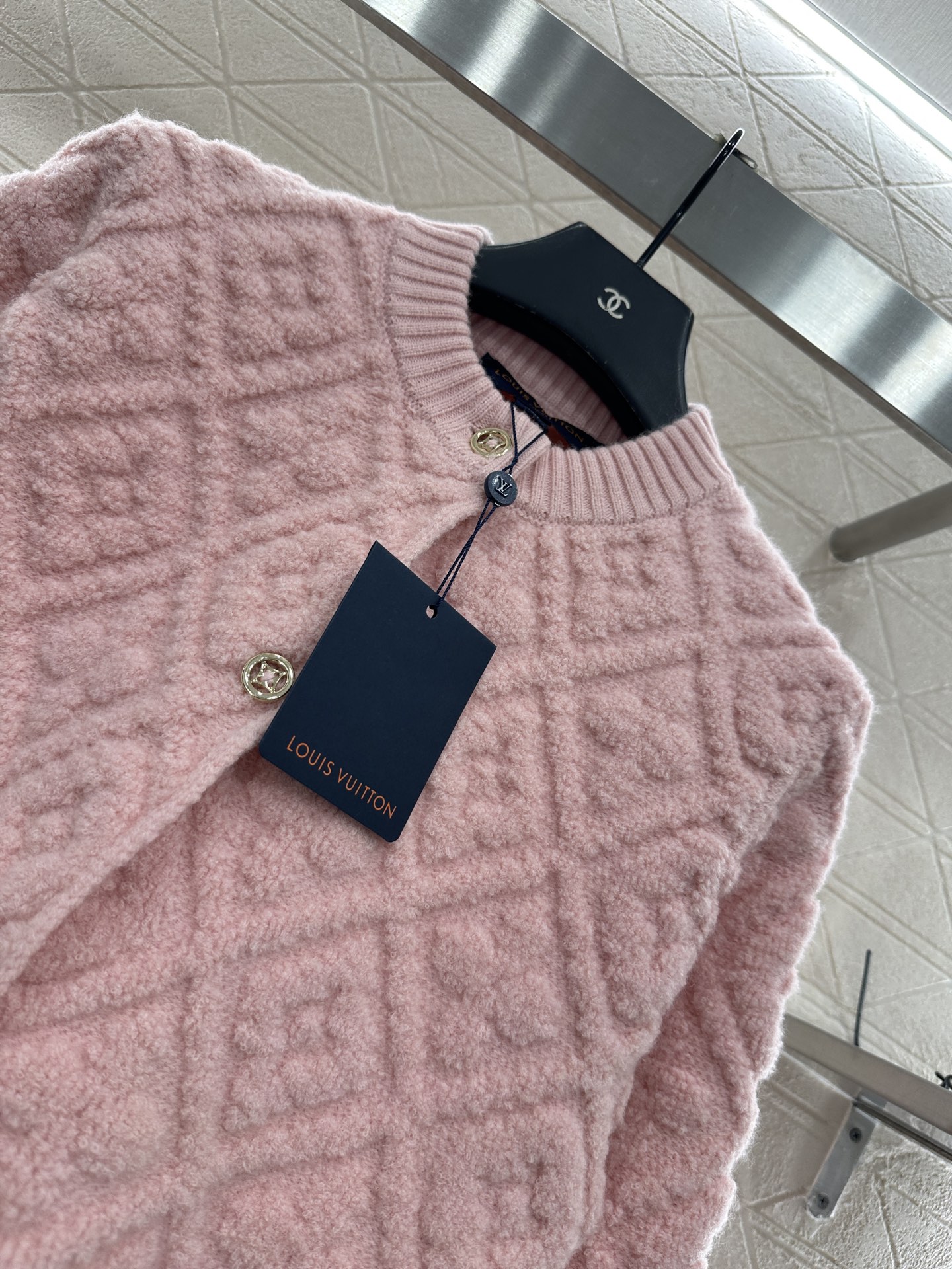 ♥Louis Vuitto*♥2025新品上架 提花针织开衫定制YB羊绒羊毛纱线织造，提花工艺处理，呈现