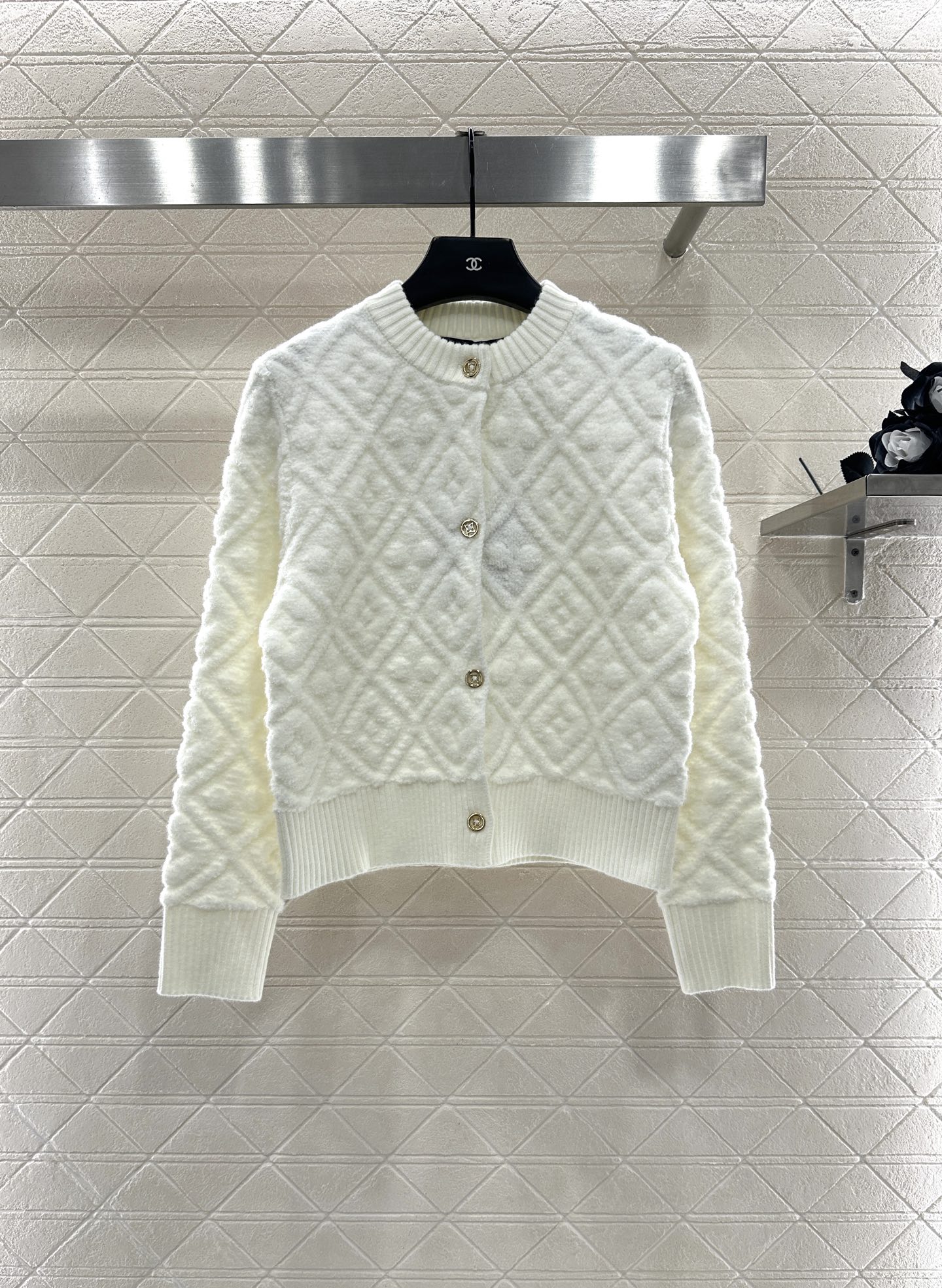 ♥Louis Vuitto*♥2025新品上架 提花针织开衫定制YB羊绒羊毛纱线织造，提花工艺处理，呈现