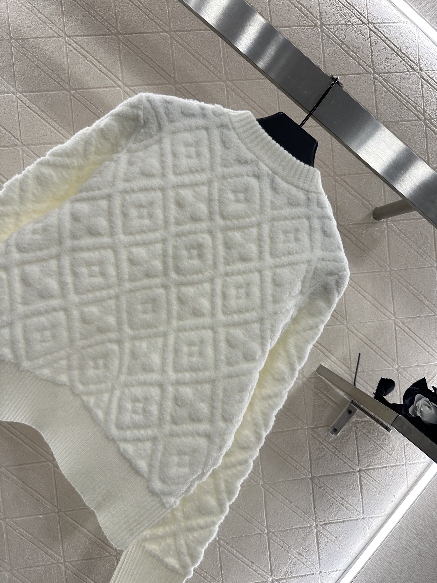 ♥Louis Vuitto*♥2025新品上架 提花针织开衫定制YB羊绒羊毛纱线织造，提花工艺处理，呈现