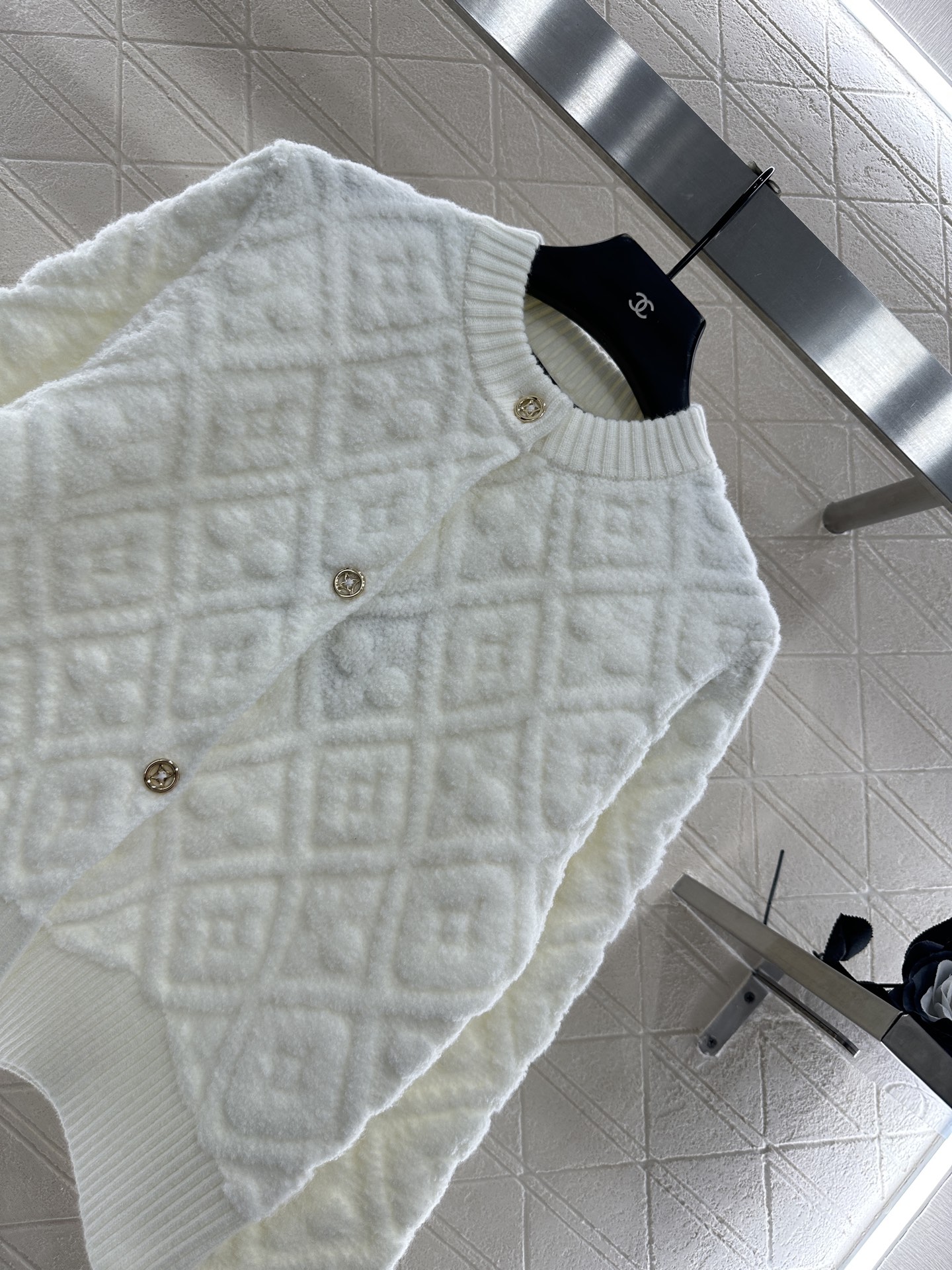 ♥Louis Vuitto*♥2025新品上架 提花针织开衫定制YB羊绒羊毛纱线织造，提花工艺处理，呈现