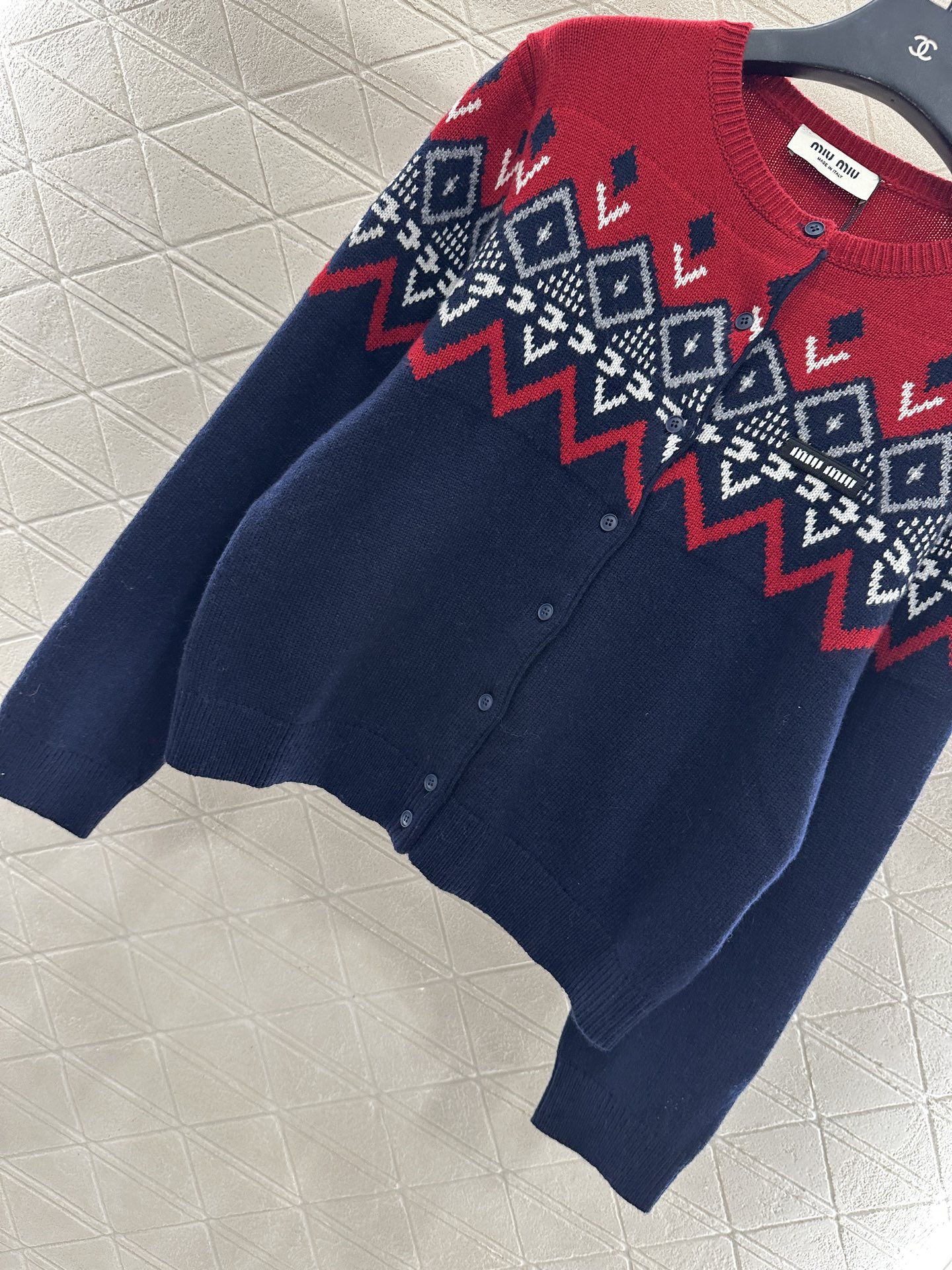 ♥Miumi*♥2025新品上架 围巾钩花开衫两件套定制YB羊毛针织材质，质感高级，舒适柔软，圆领长袖针